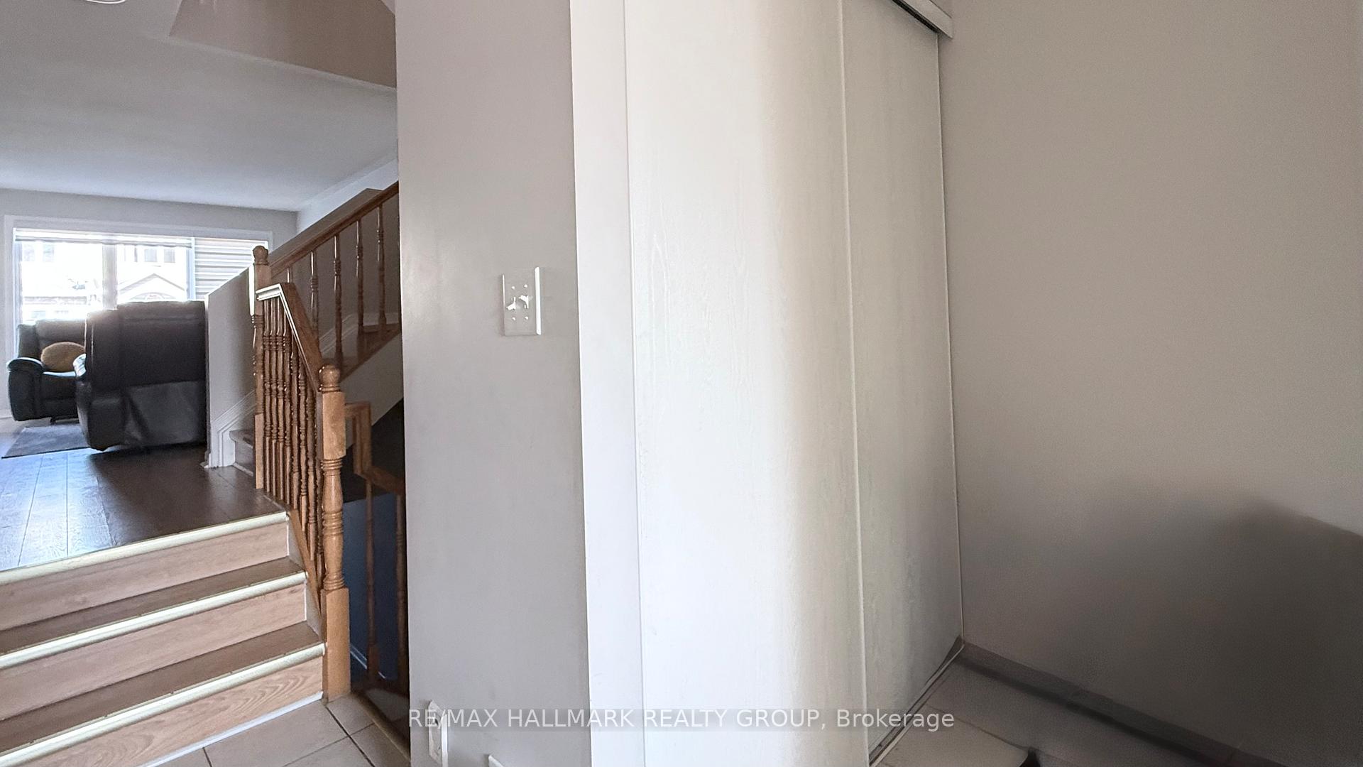 Photo 4 of 261 Monaco Place, Ottawa, Avalon East — HOMEH