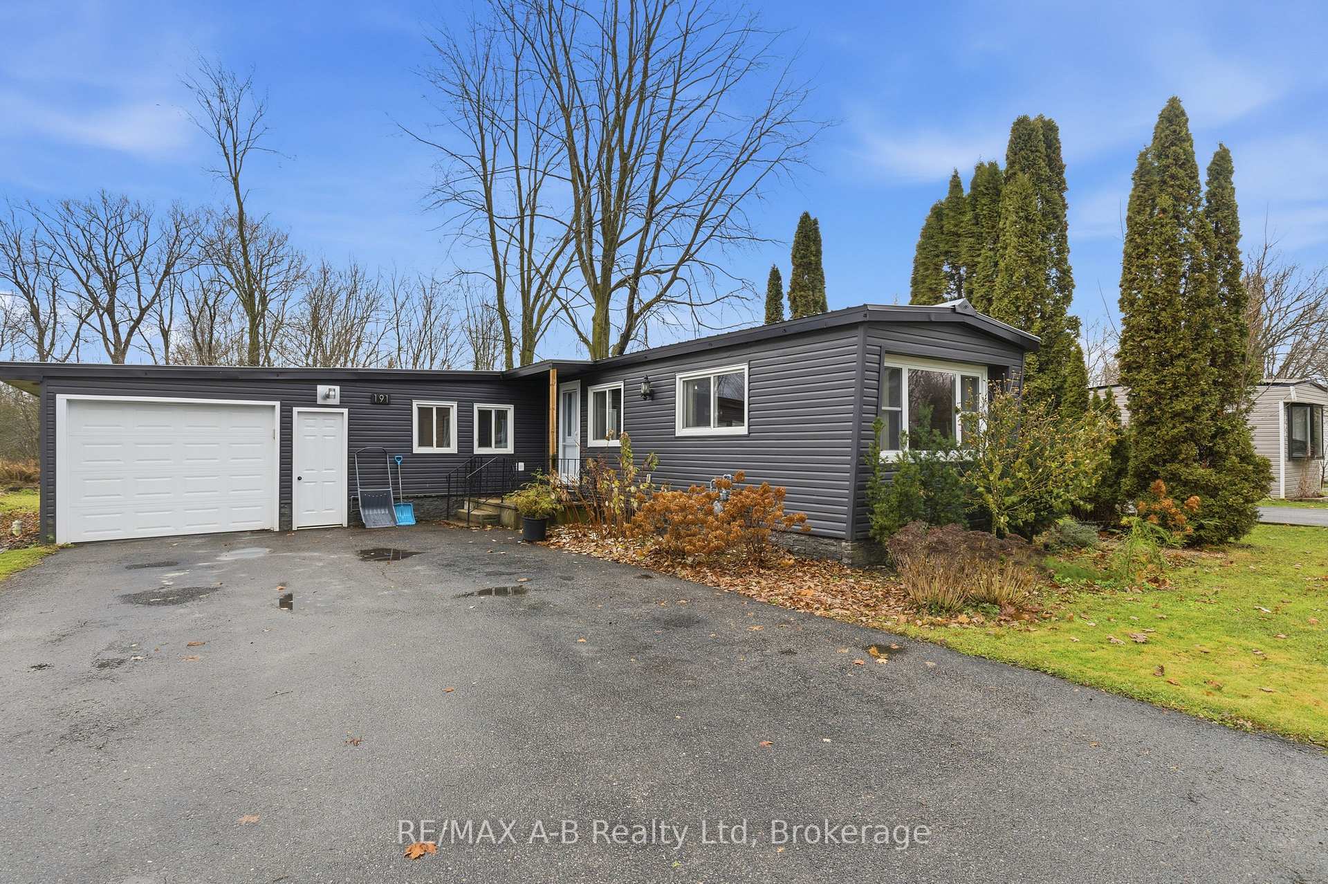 Photo 2 of 191 Cedar Road, Perth East, Crystal Lake — HOMEH