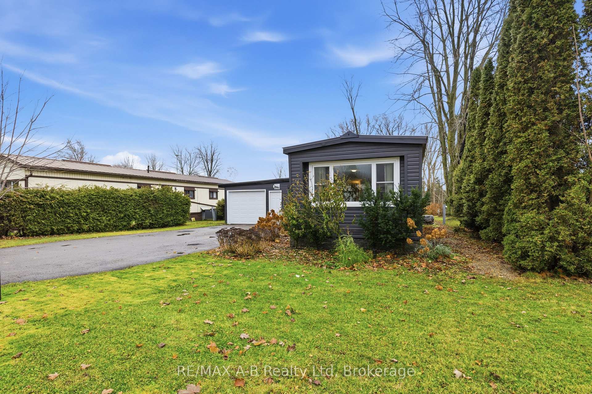 Photo 4 of 191 Cedar Road, Perth East, Crystal Lake — HOMEH