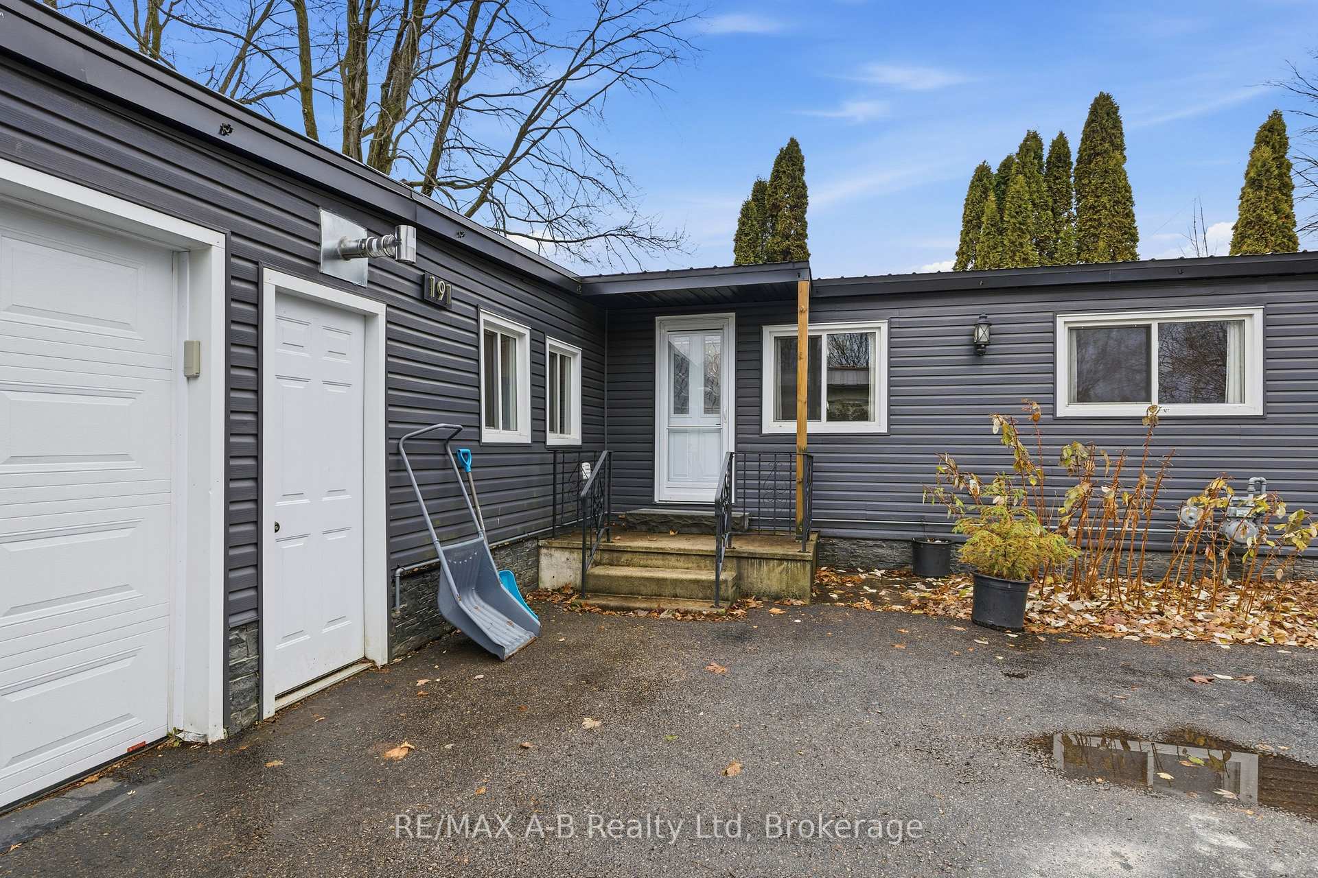 Photo 6 of 191 Cedar Road, Perth East, Crystal Lake — HOMEH