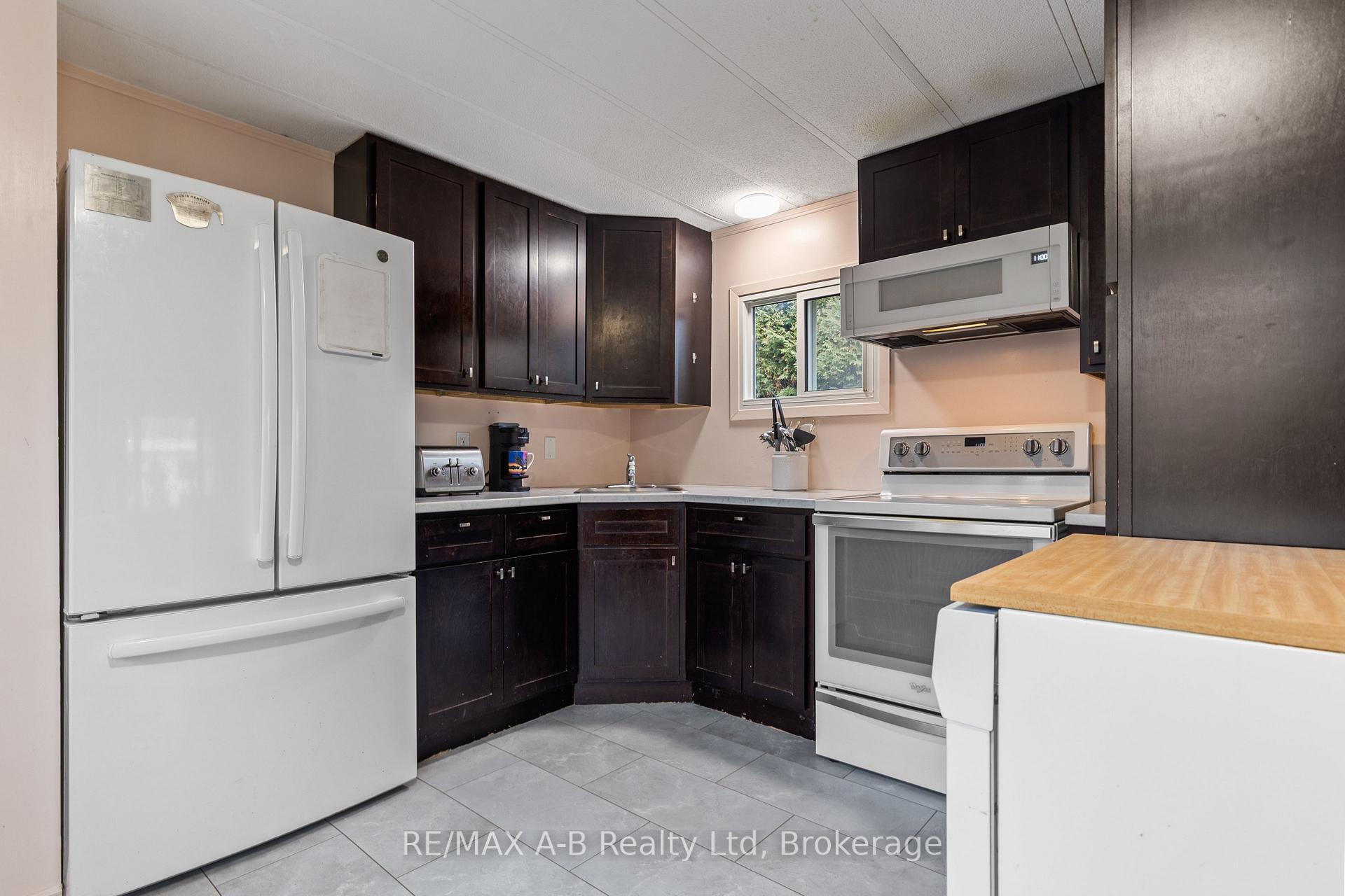 Photo 9 of 191 Cedar Road, Perth East, Crystal Lake — HOMEH