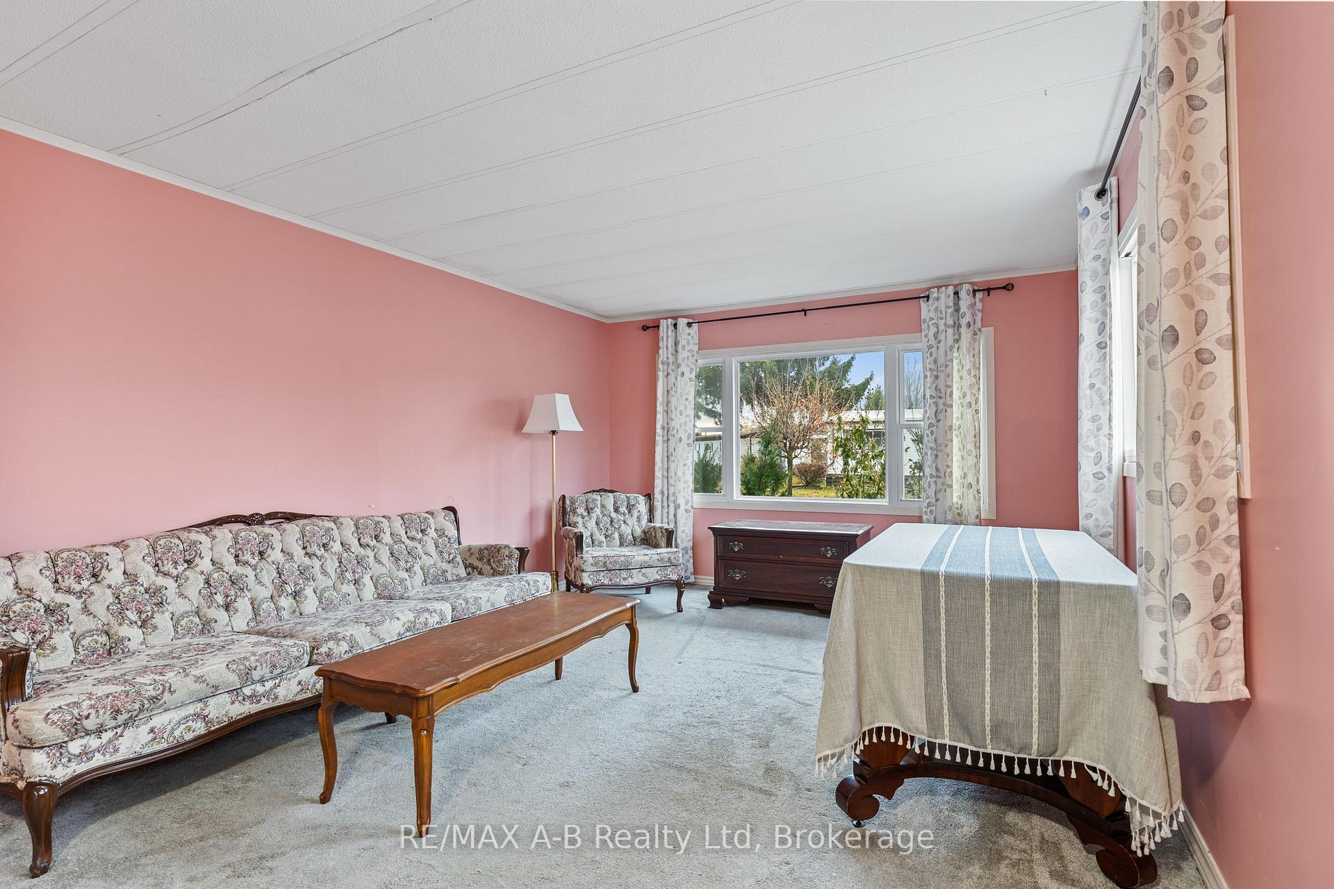 Photo 14 of 191 Cedar Road, Perth East, Crystal Lake — HOMEH