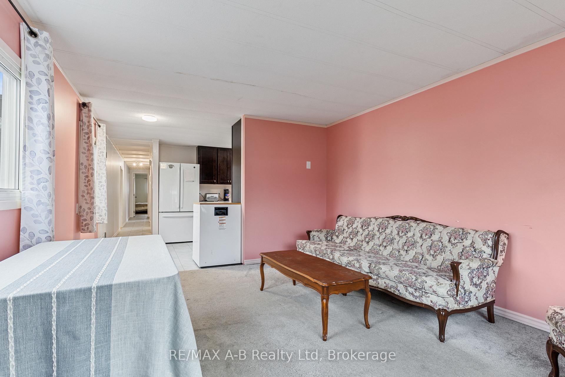 Photo 16 of 191 Cedar Road, Perth East, Crystal Lake — HOMEH
