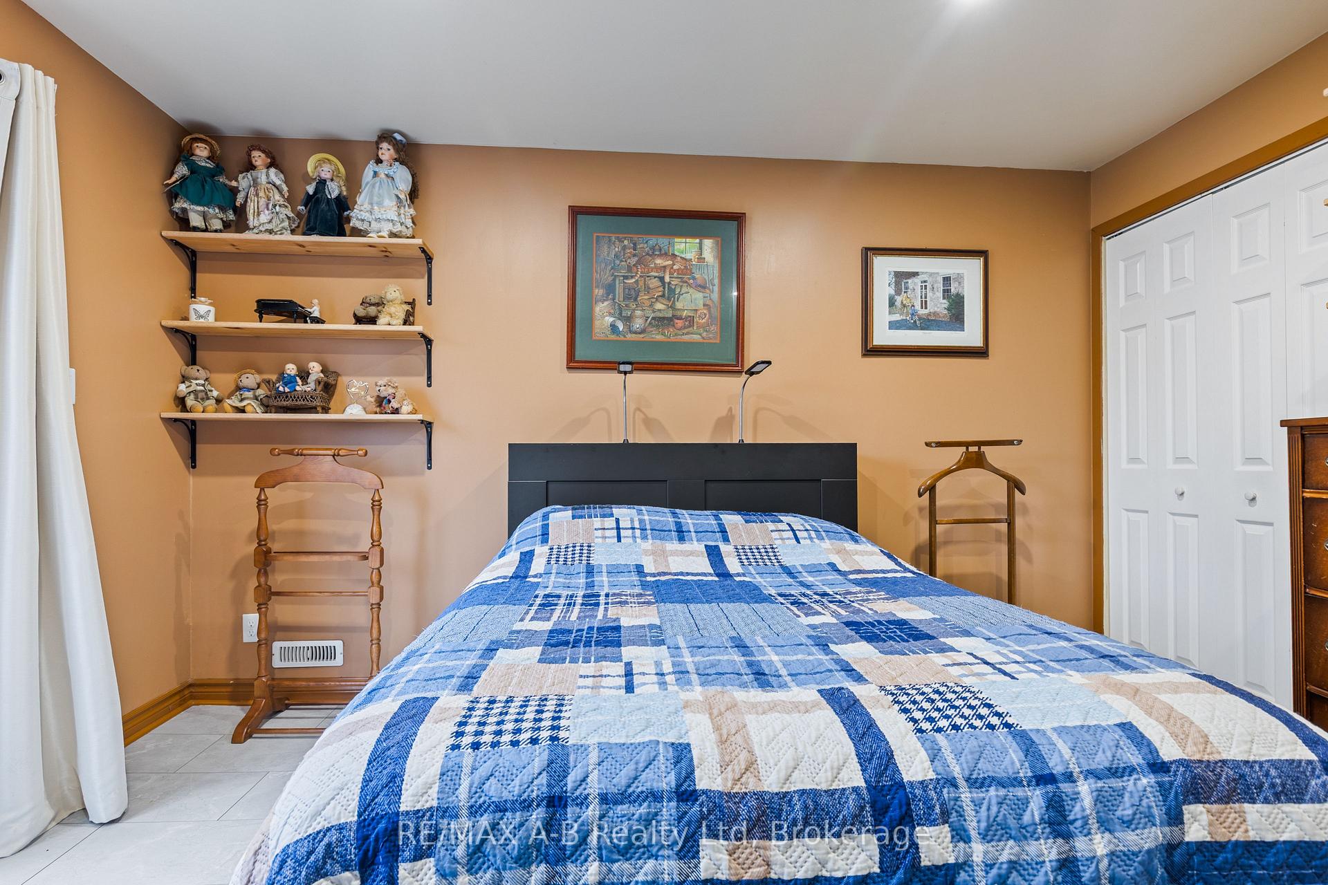 Photo 17 of 191 Cedar Road, Perth East, Crystal Lake — HOMEH