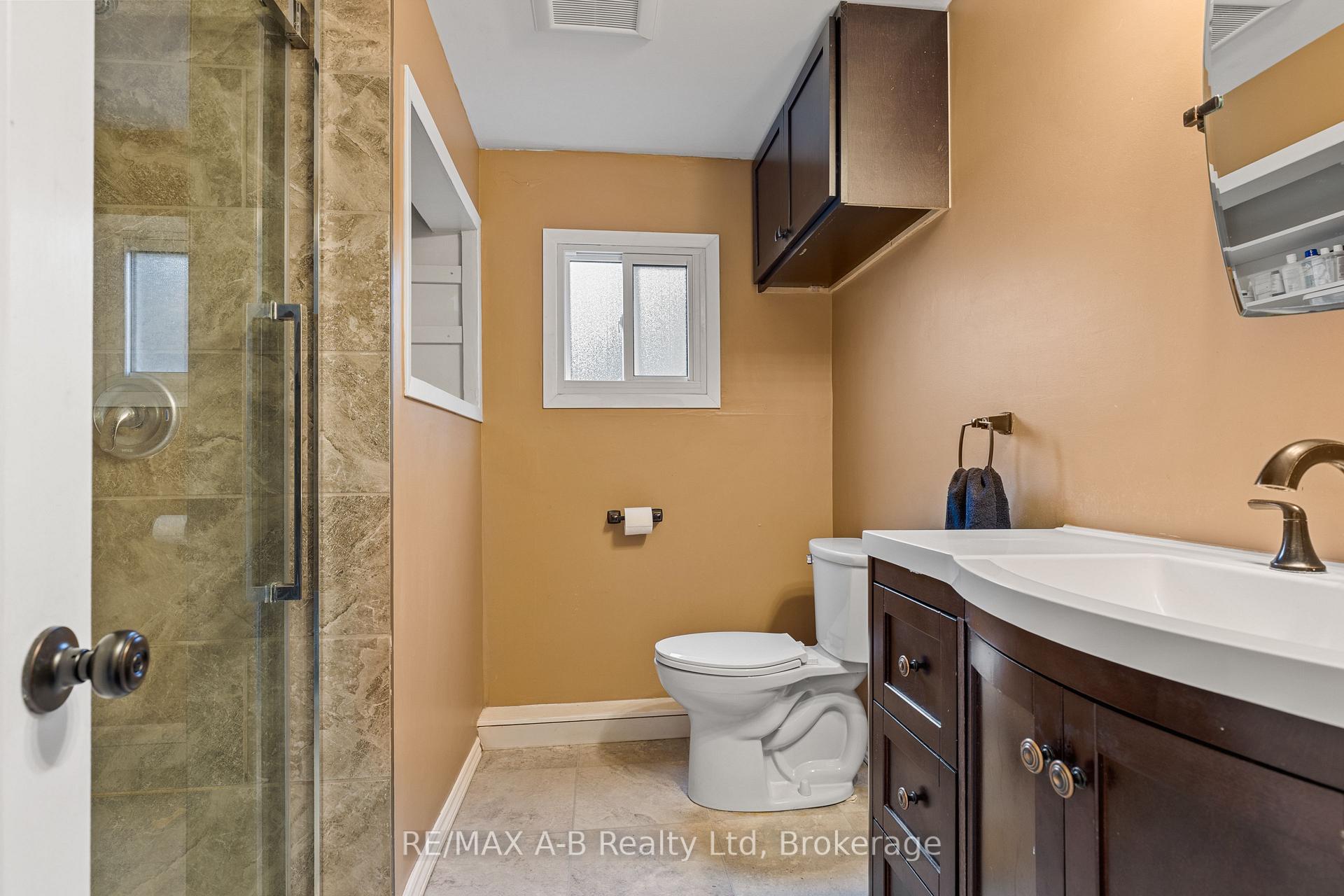 Photo 20 of 191 Cedar Road, Perth East, Crystal Lake — HOMEH