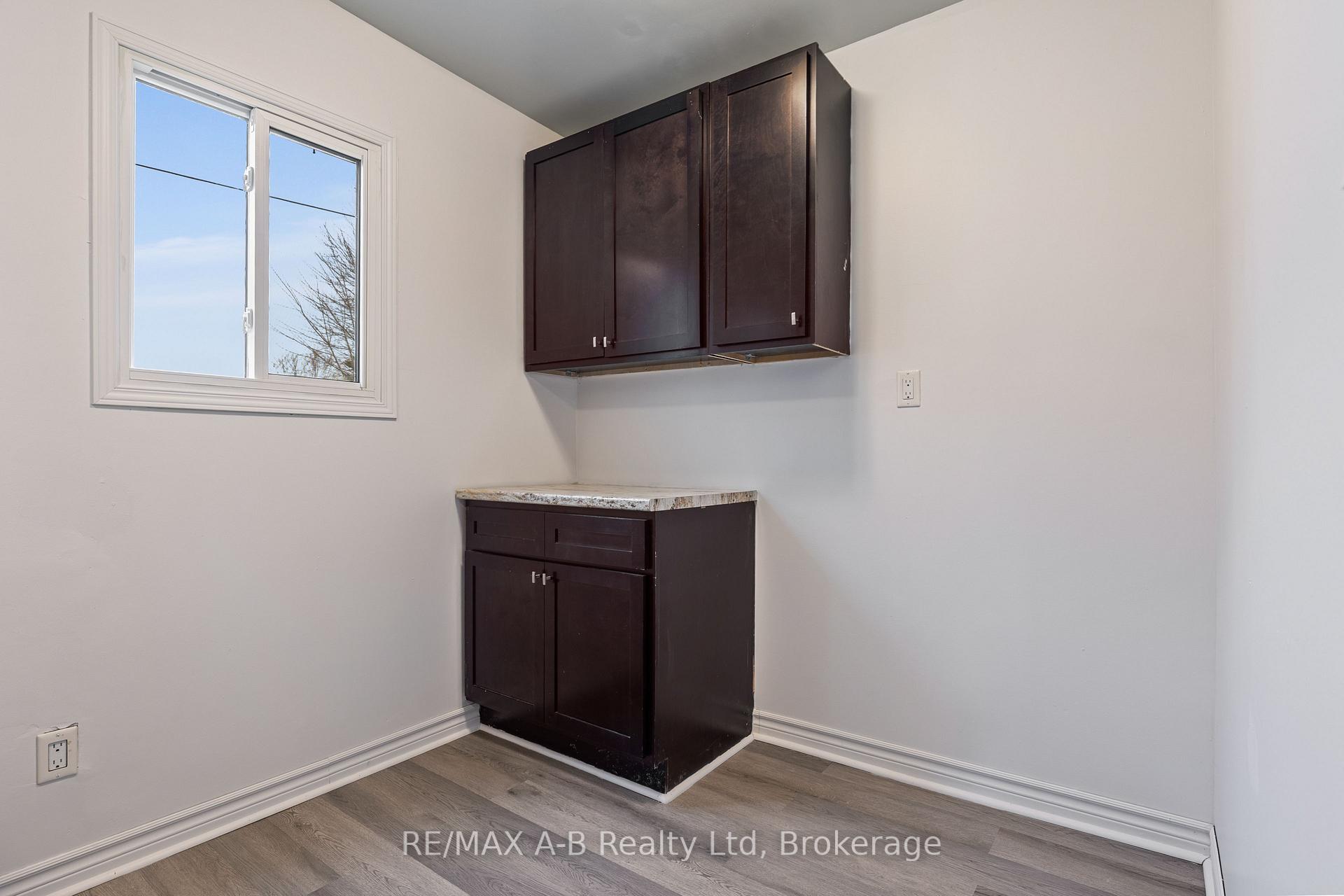 Photo 30 of 191 Cedar Road, Perth East, Crystal Lake — HOMEH