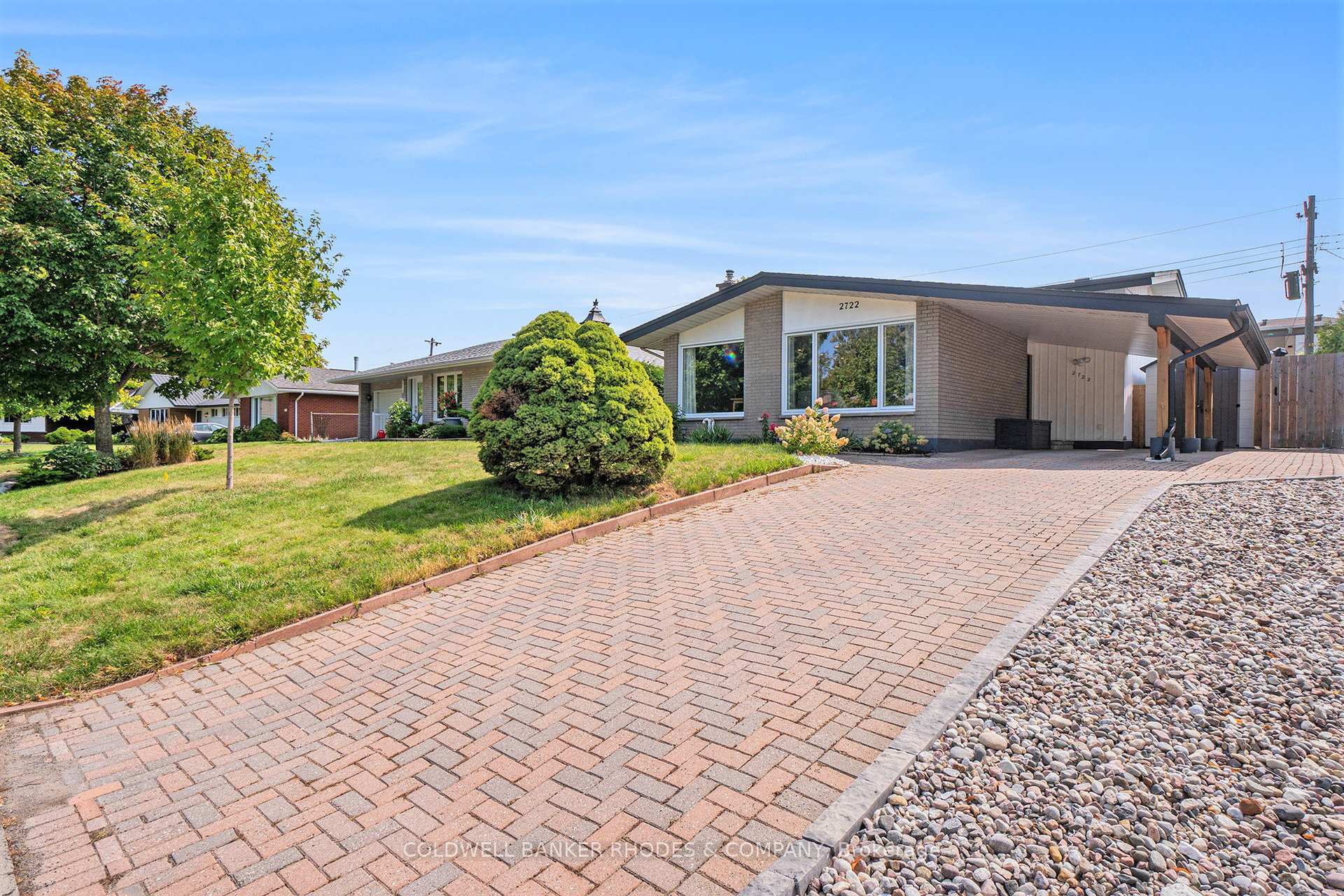 Photo 2 of 2722 Stone Crescent, Ottawa, Redwood Park — HOMEH