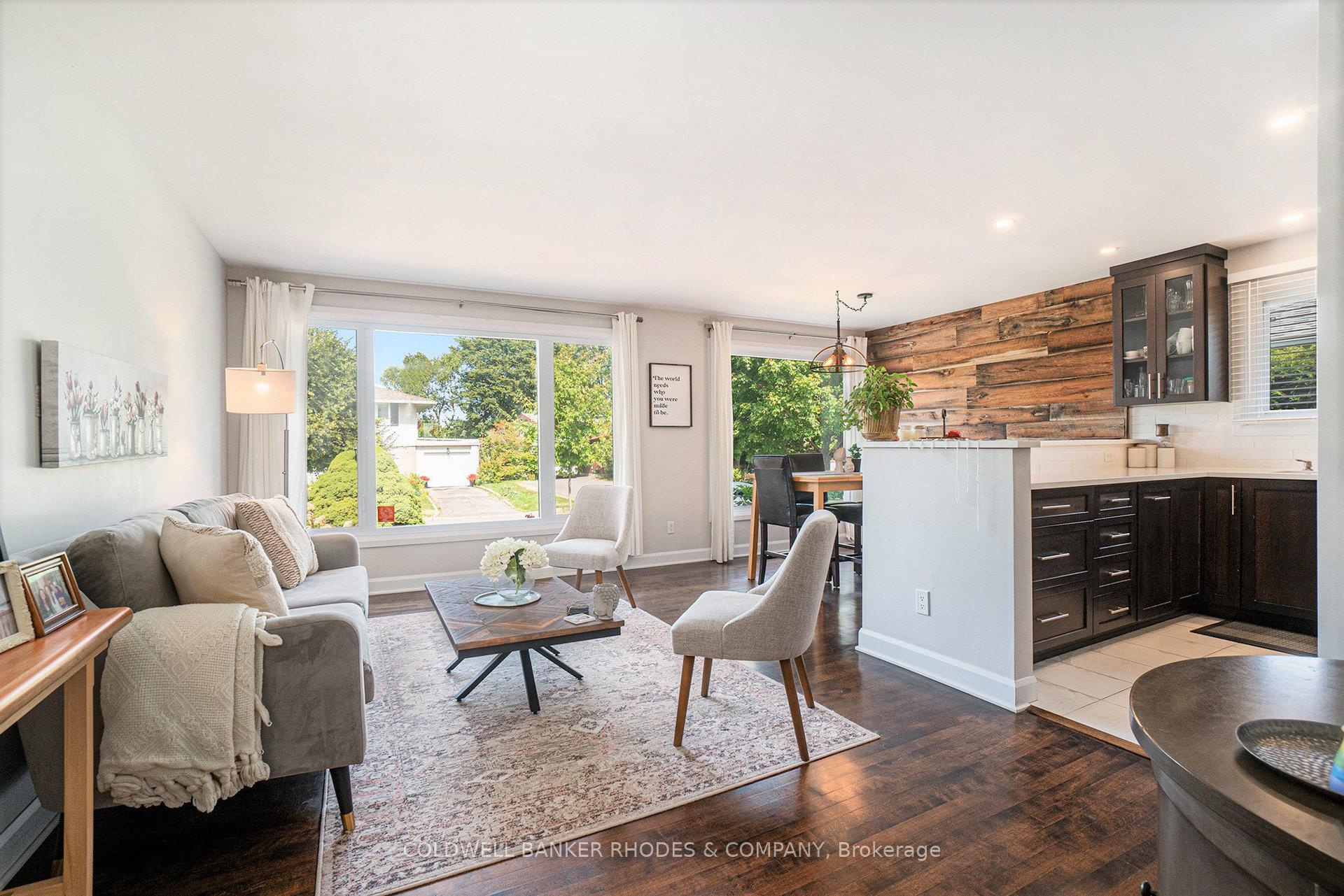 Photo 8 of 2722 Stone Crescent, Ottawa, Redwood Park — HOMEH