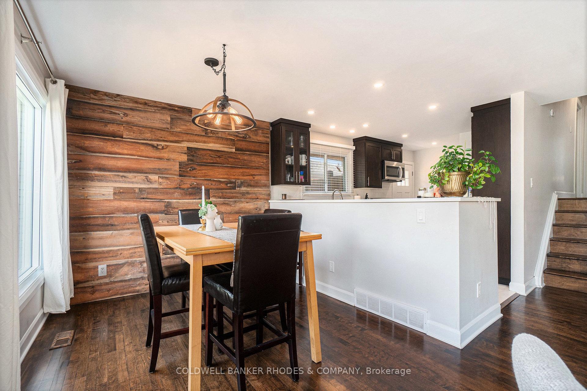 Photo 10 of 2722 Stone Crescent, Ottawa, Redwood Park — HOMEH