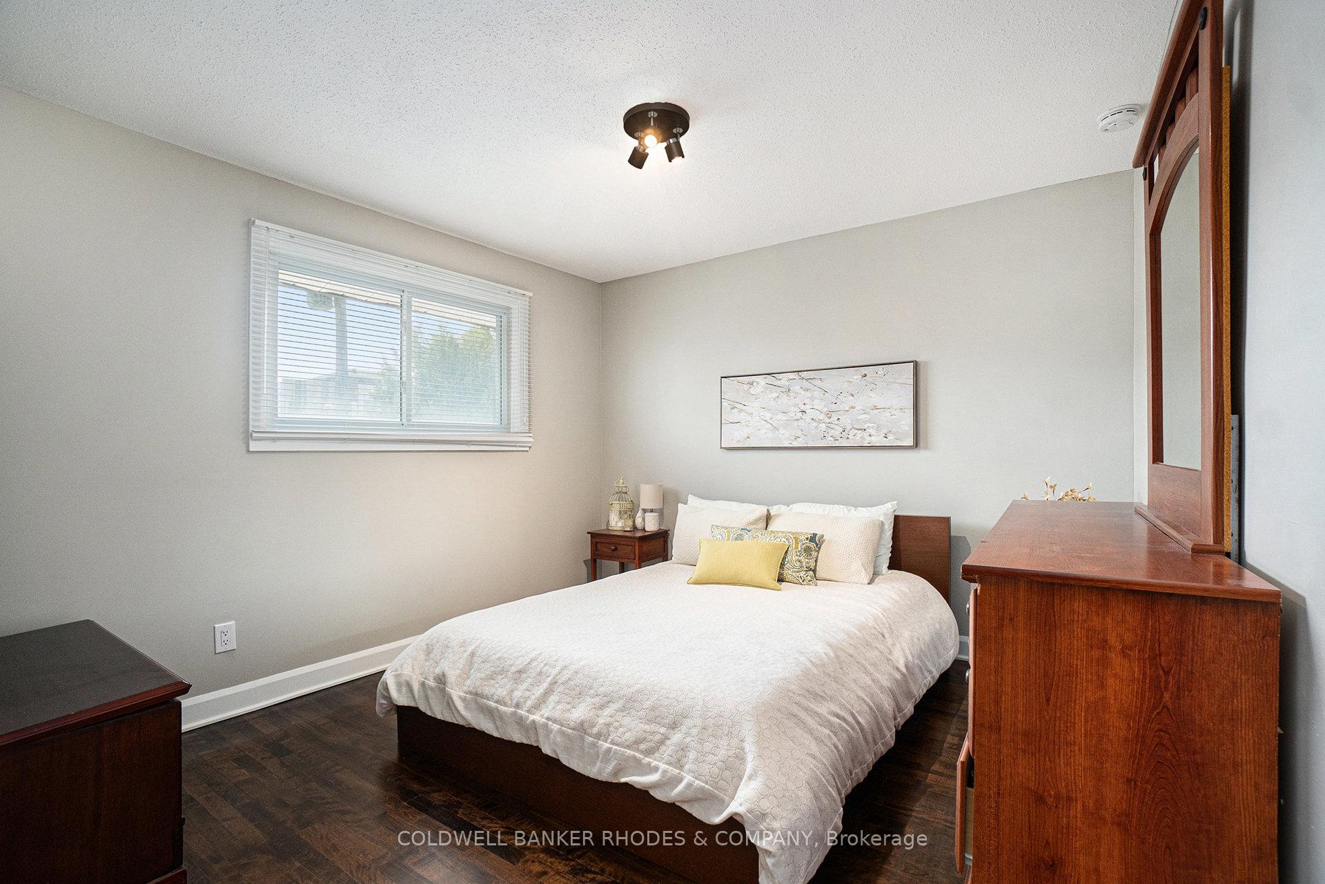 Photo 18 of 2722 Stone Crescent, Ottawa, Redwood Park — HOMEH