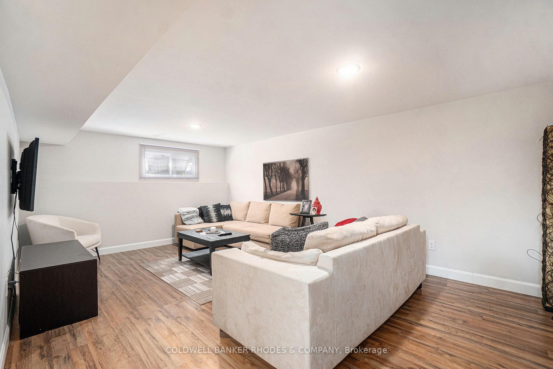 Photo 23 of 2722 Stone Crescent, Ottawa, Redwood Park — HOMEH
