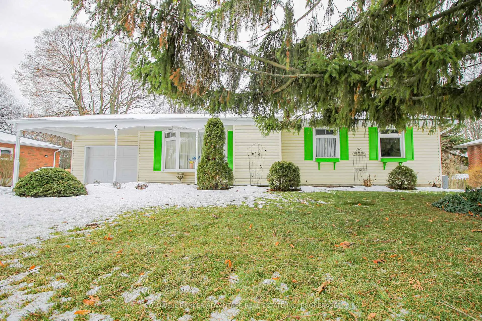 Photo 3 of 8 Bigelow Crescent, Pelham, Fonthill — HOMEH