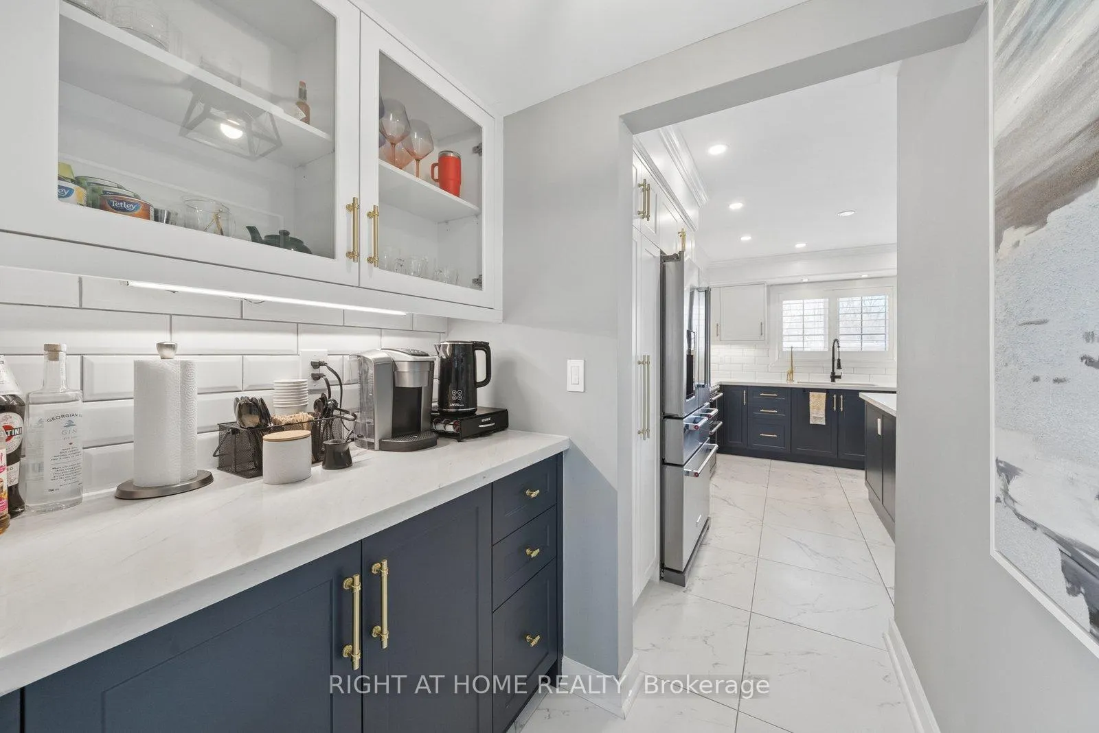 Photo 4 of 68 Jennings Drive, Clarington, Bowmanville — HOMEH