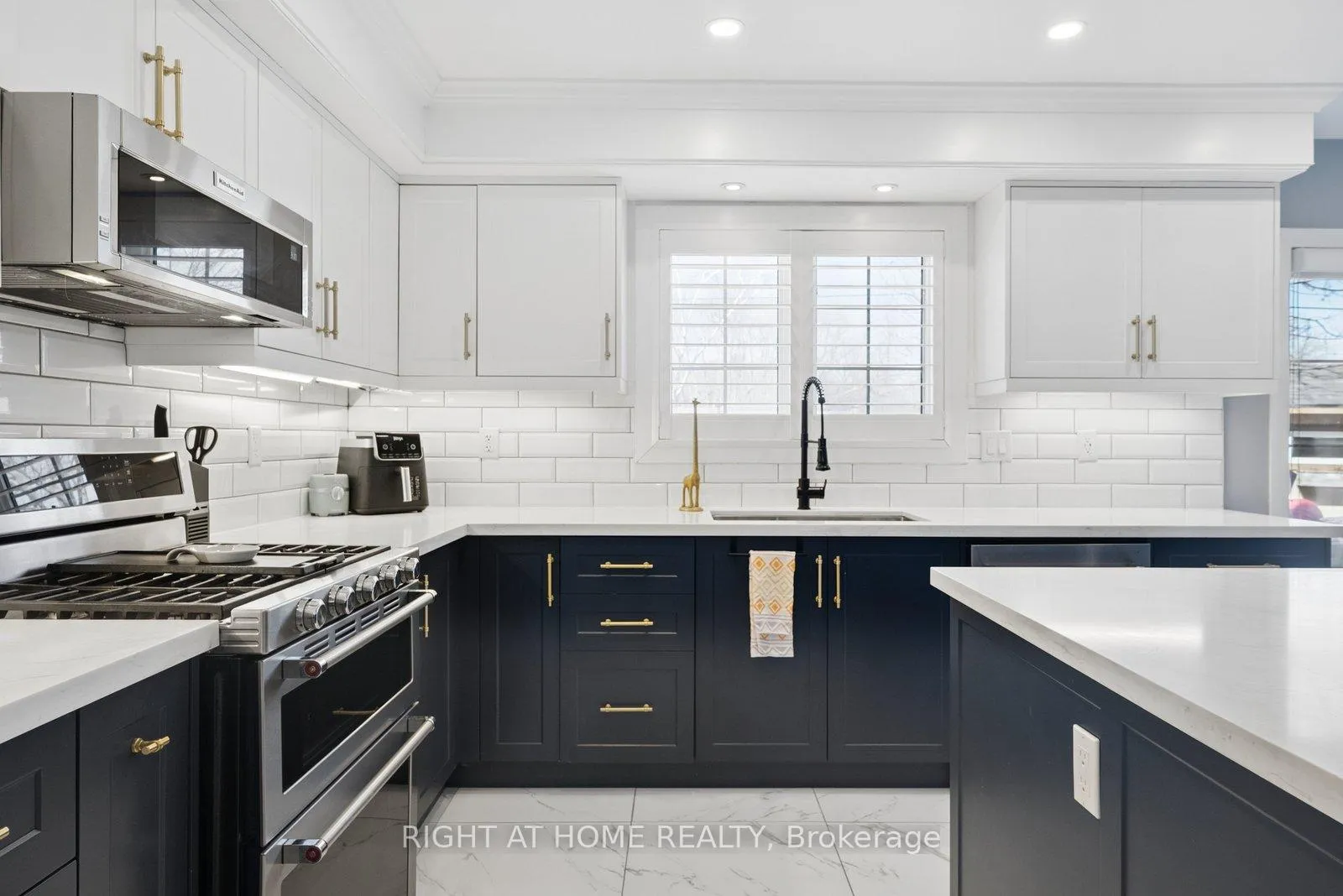 Photo 5 of 68 Jennings Drive, Clarington, Bowmanville — HOMEH