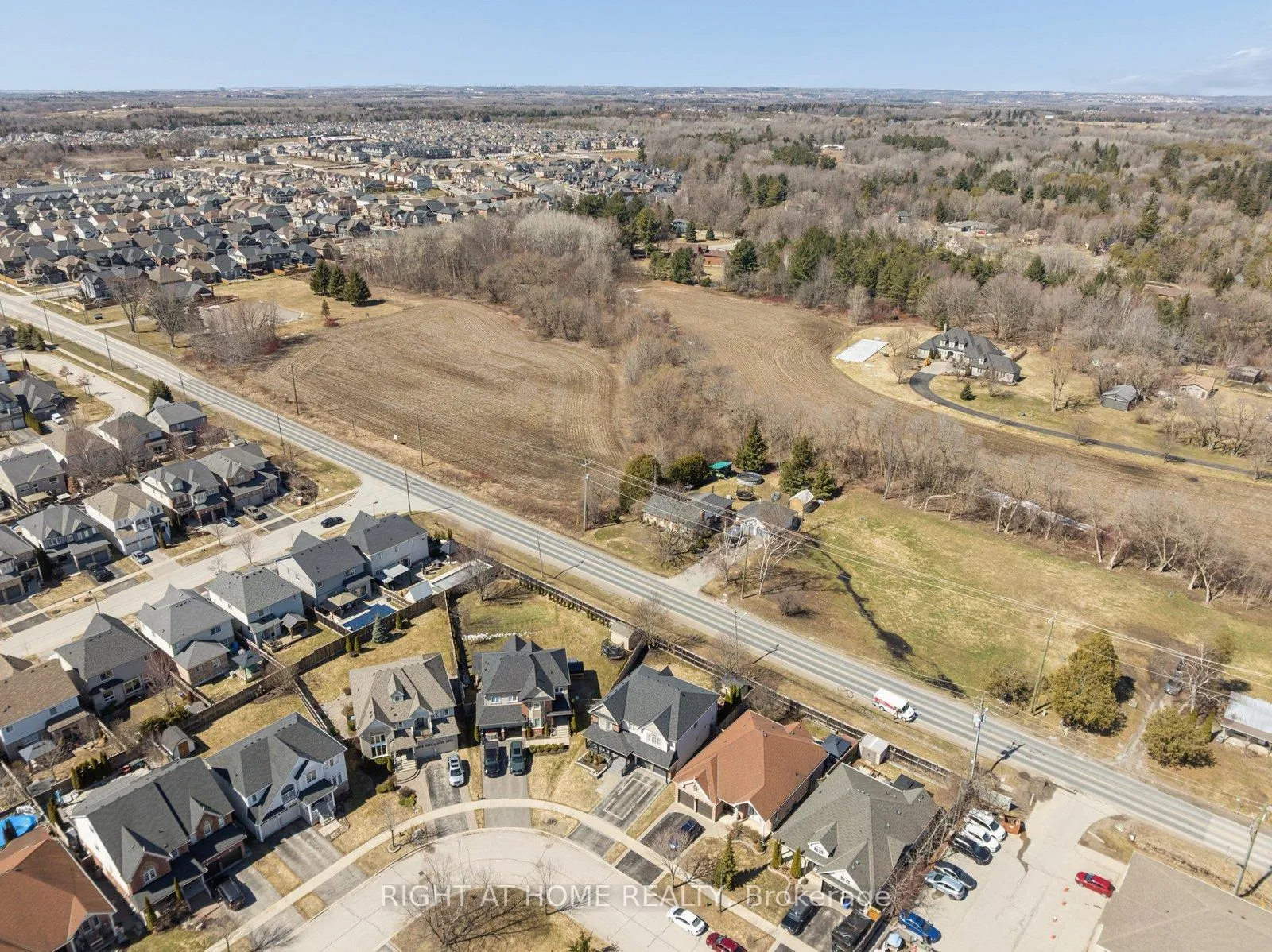 Photo 26 of 68 Jennings Drive, Clarington, Bowmanville — HOMEH