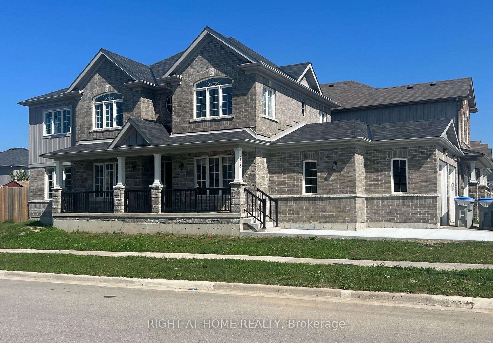 Front of Unit BSMT, 995 hannah Avenue S