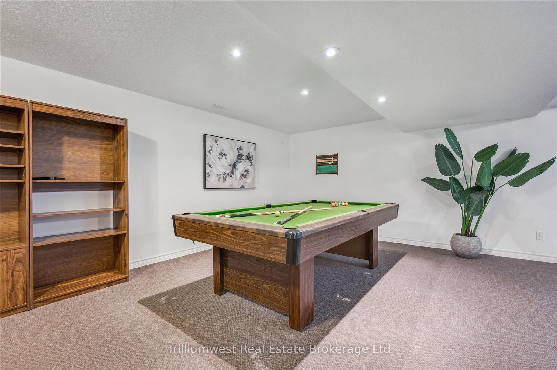 Photo 23 of 410 Catherine Street, North Huron, Wingham — HOMEH