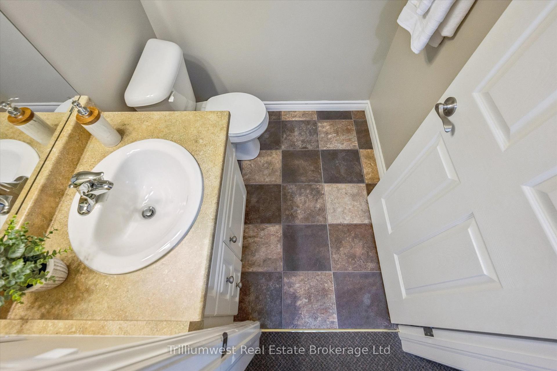Photo 25 of 410 Catherine Street, North Huron, Wingham — HOMEH