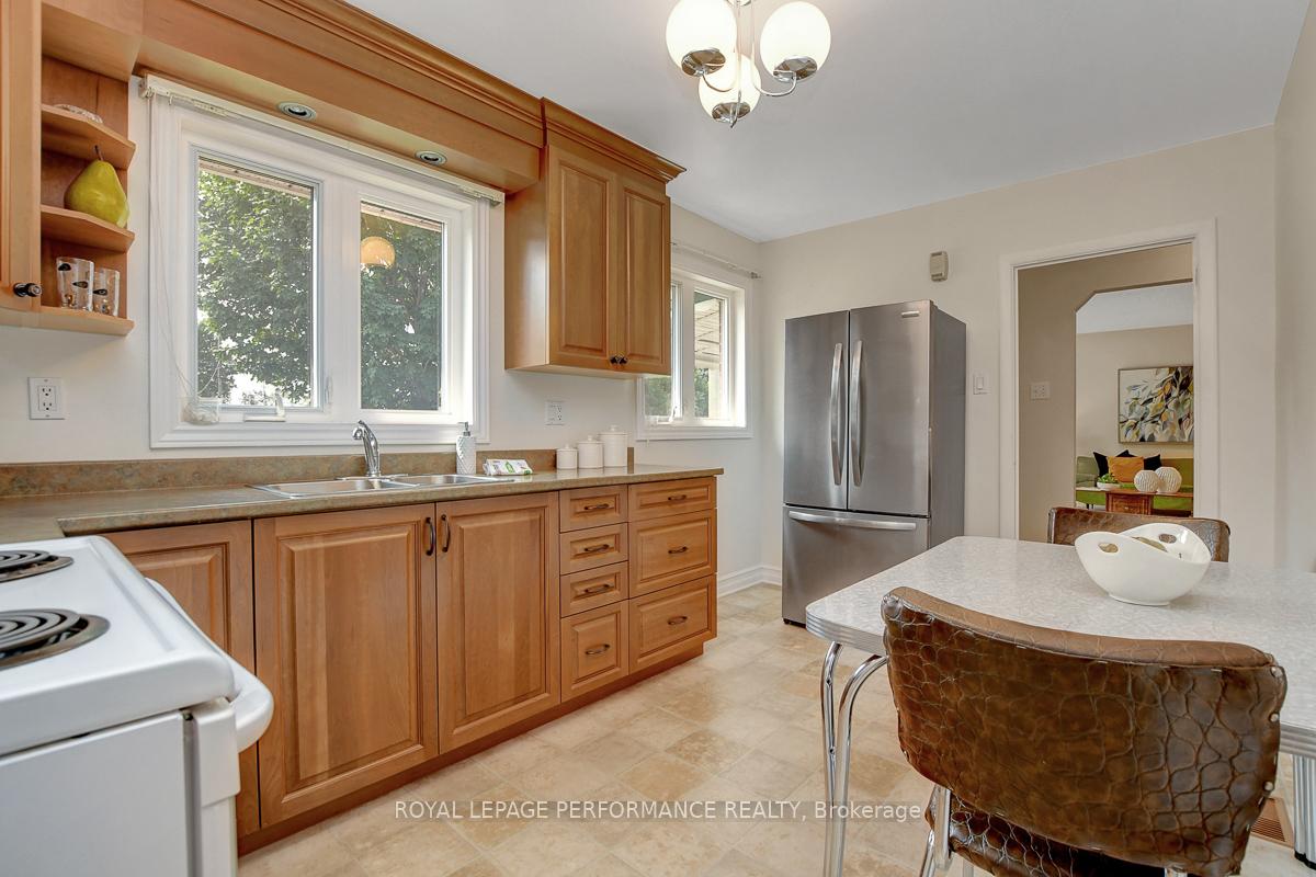 Photo 11 of 617 Gardenvale Road, Ottawa, Castle Heights/Rideau High — HOMEH