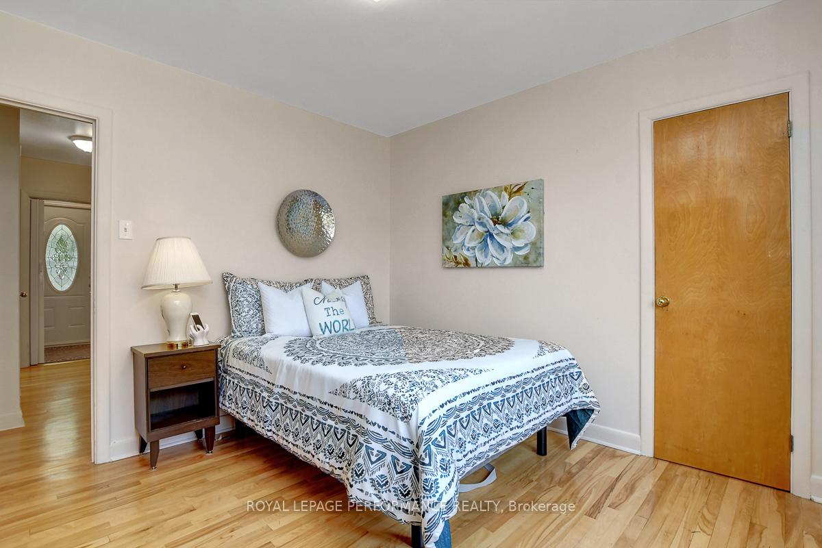 Photo 16 of 617 Gardenvale Road, Ottawa, Castle Heights/Rideau High — HOMEH