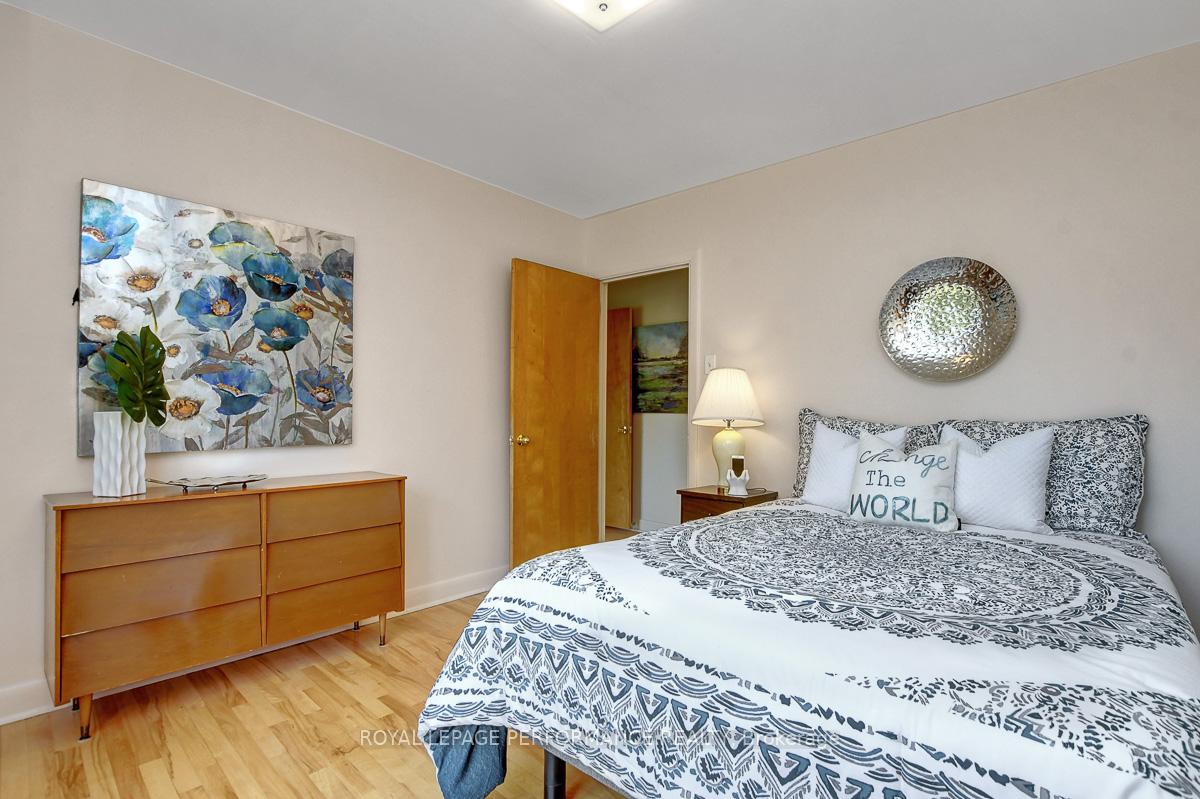 Photo 17 of 617 Gardenvale Road, Ottawa, Castle Heights/Rideau High — HOMEH