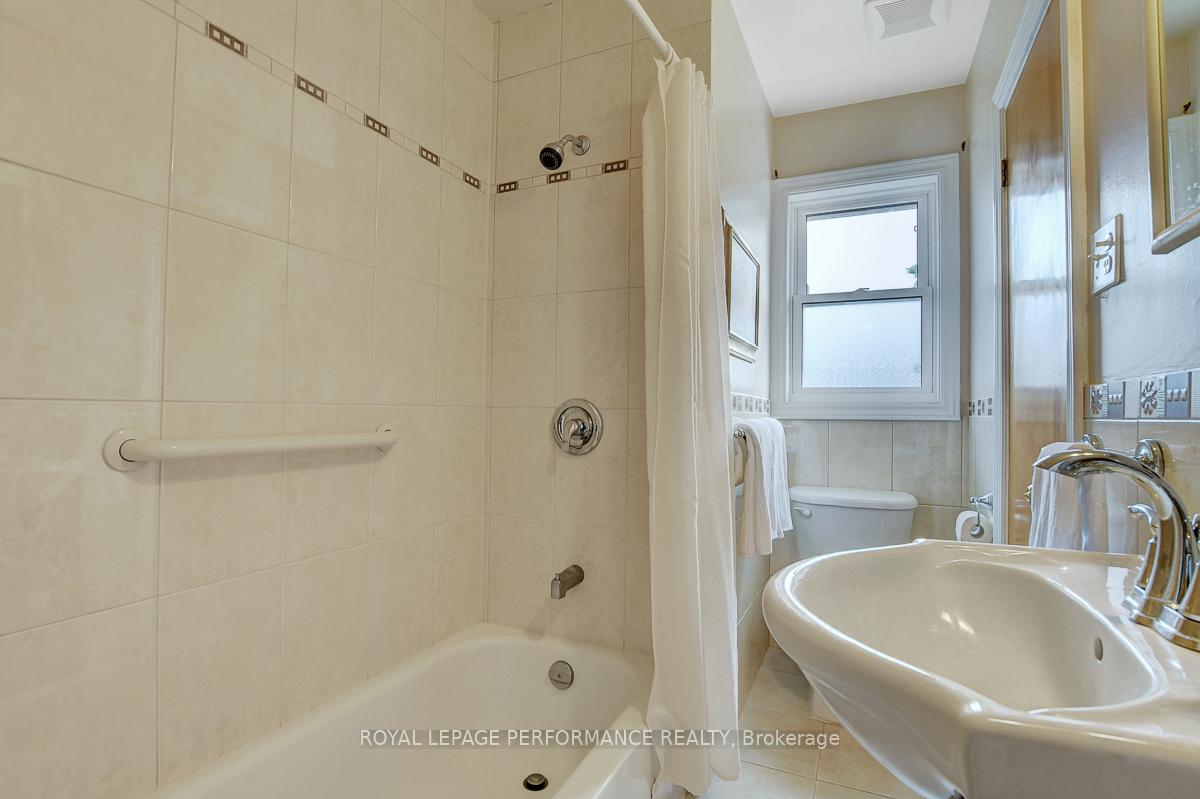 Photo 22 of 617 Gardenvale Road, Ottawa, Castle Heights/Rideau High — HOMEH