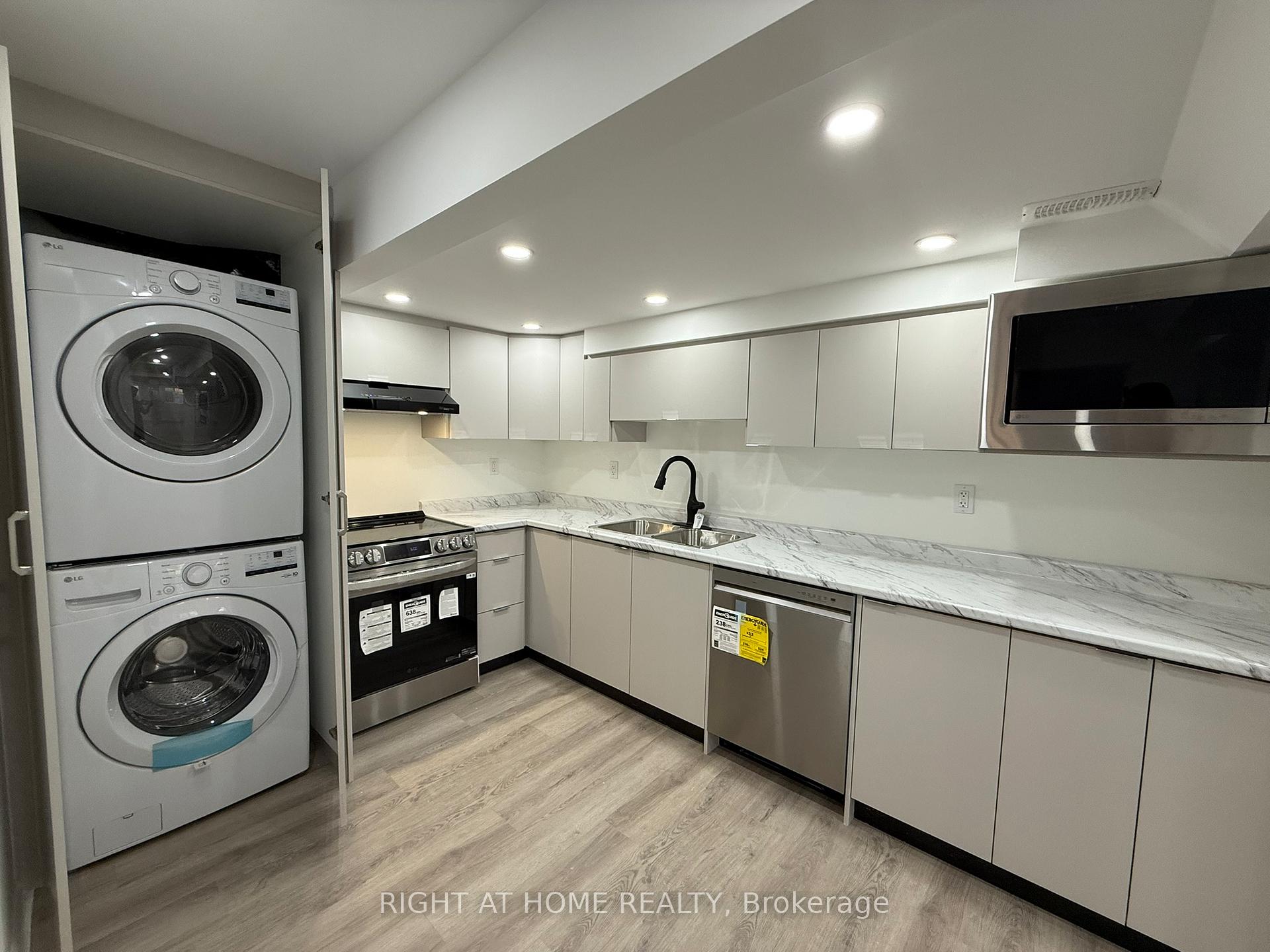 Photo 13 of 1721 Thames Cirle Circle, Milton, Bowes — HOMEH