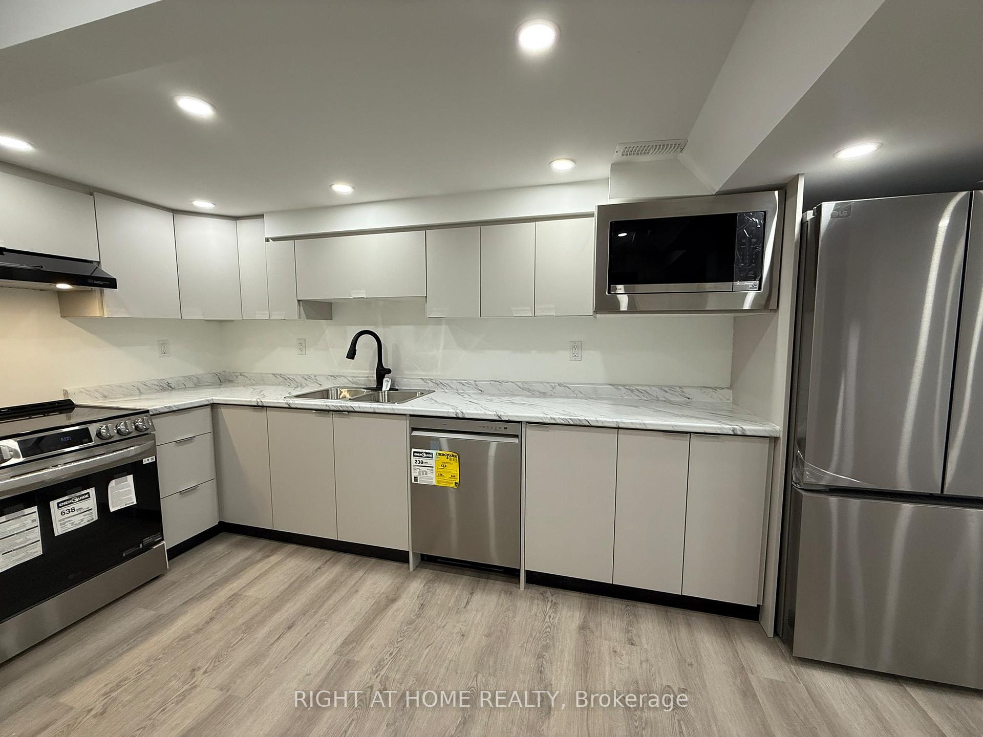 Photo 7 of 1721 Thames Cirle Circle, Milton, Bowes — HOMEH