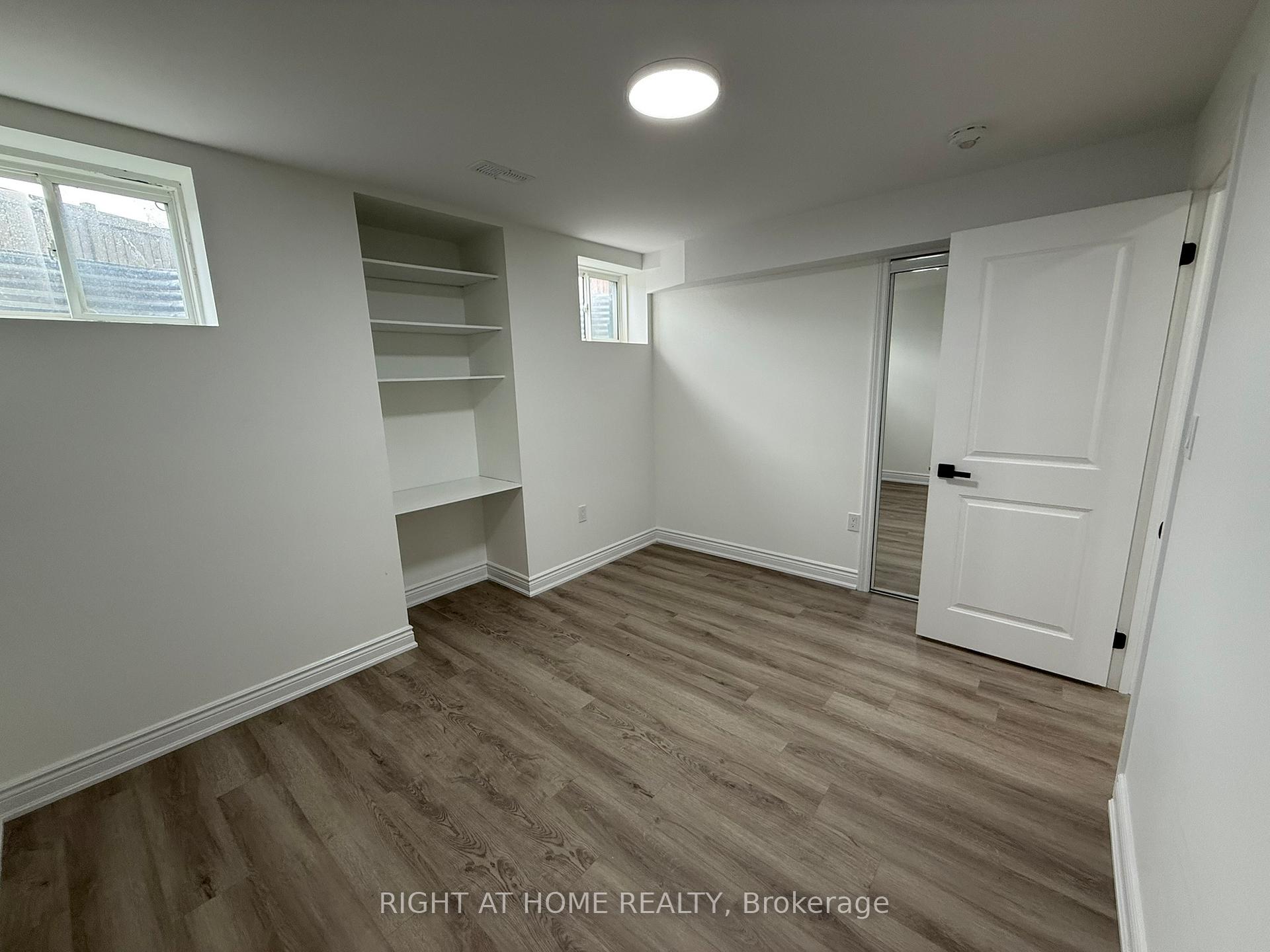 Photo 14 of 1721 Thames Cirle Circle, Milton, Bowes — HOMEH