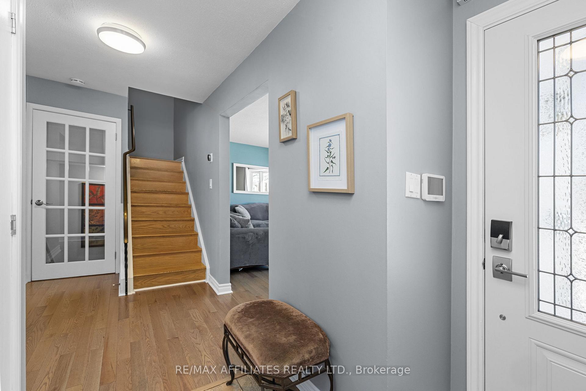 Photo 5 of 910 Borland Drive, Ottawa, Chatelaine Village — HOMEH