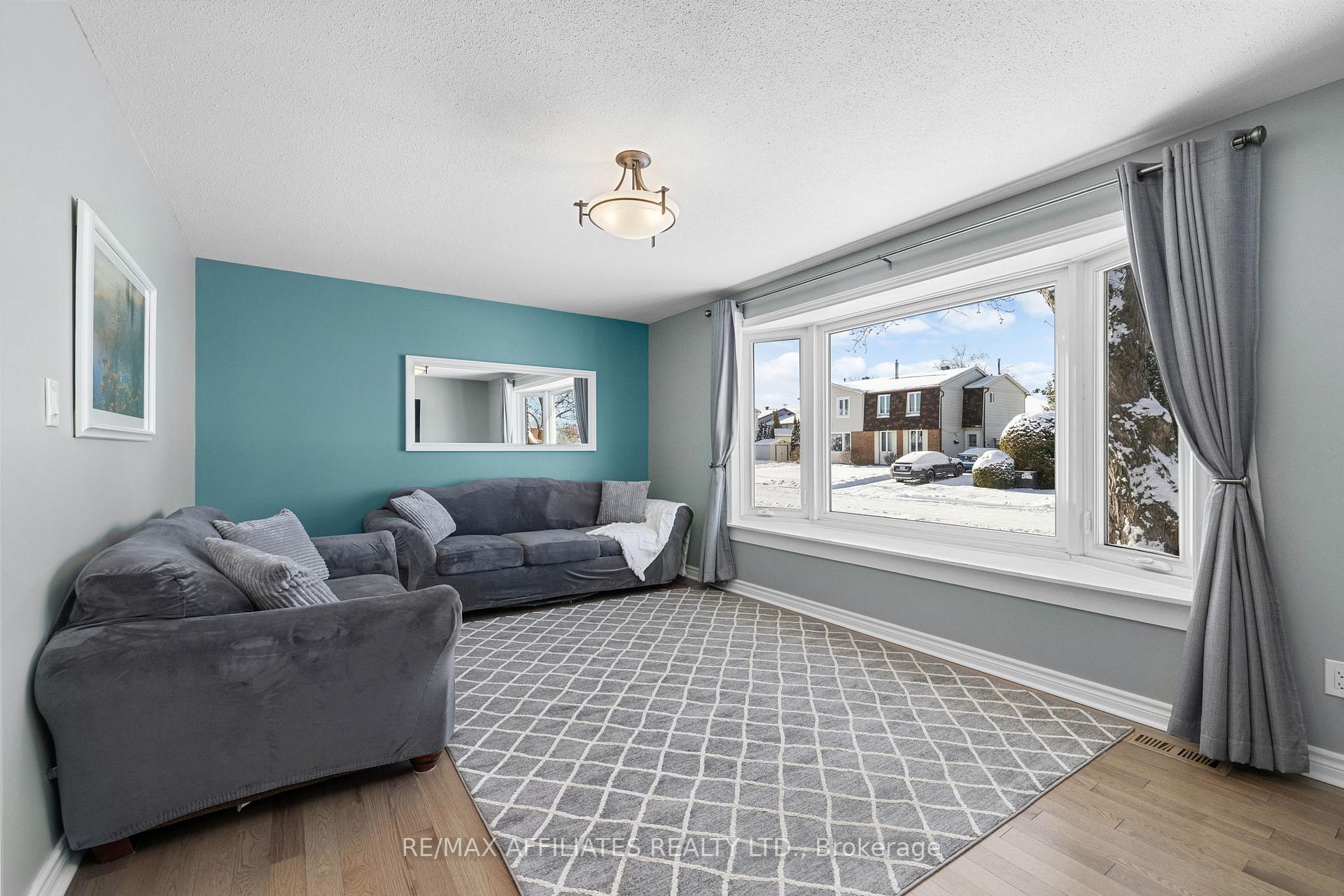 Photo 8 of 910 Borland Drive, Ottawa, Chatelaine Village — HOMEH