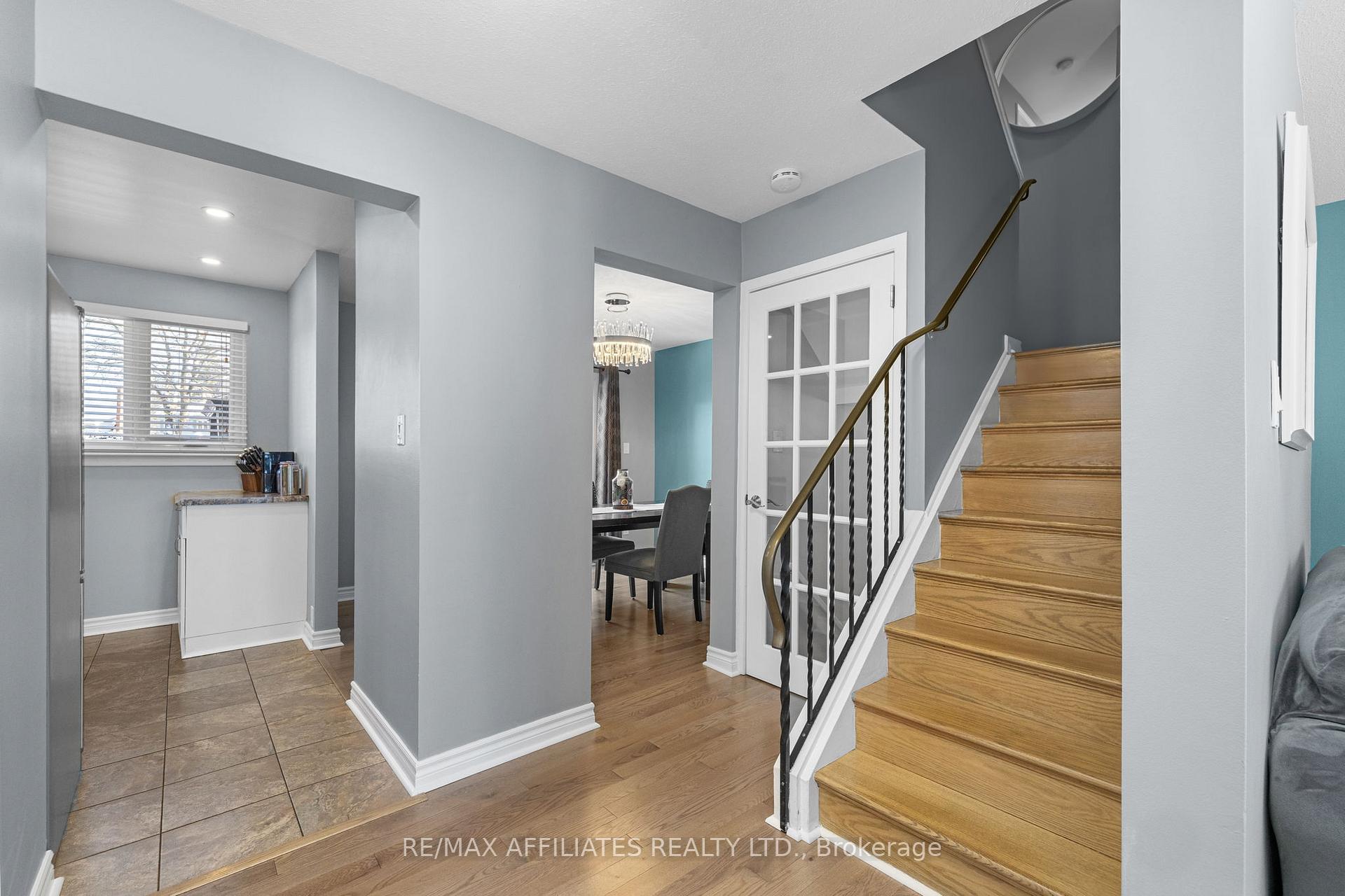 Photo 11 of 910 Borland Drive, Ottawa, Chatelaine Village — HOMEH
