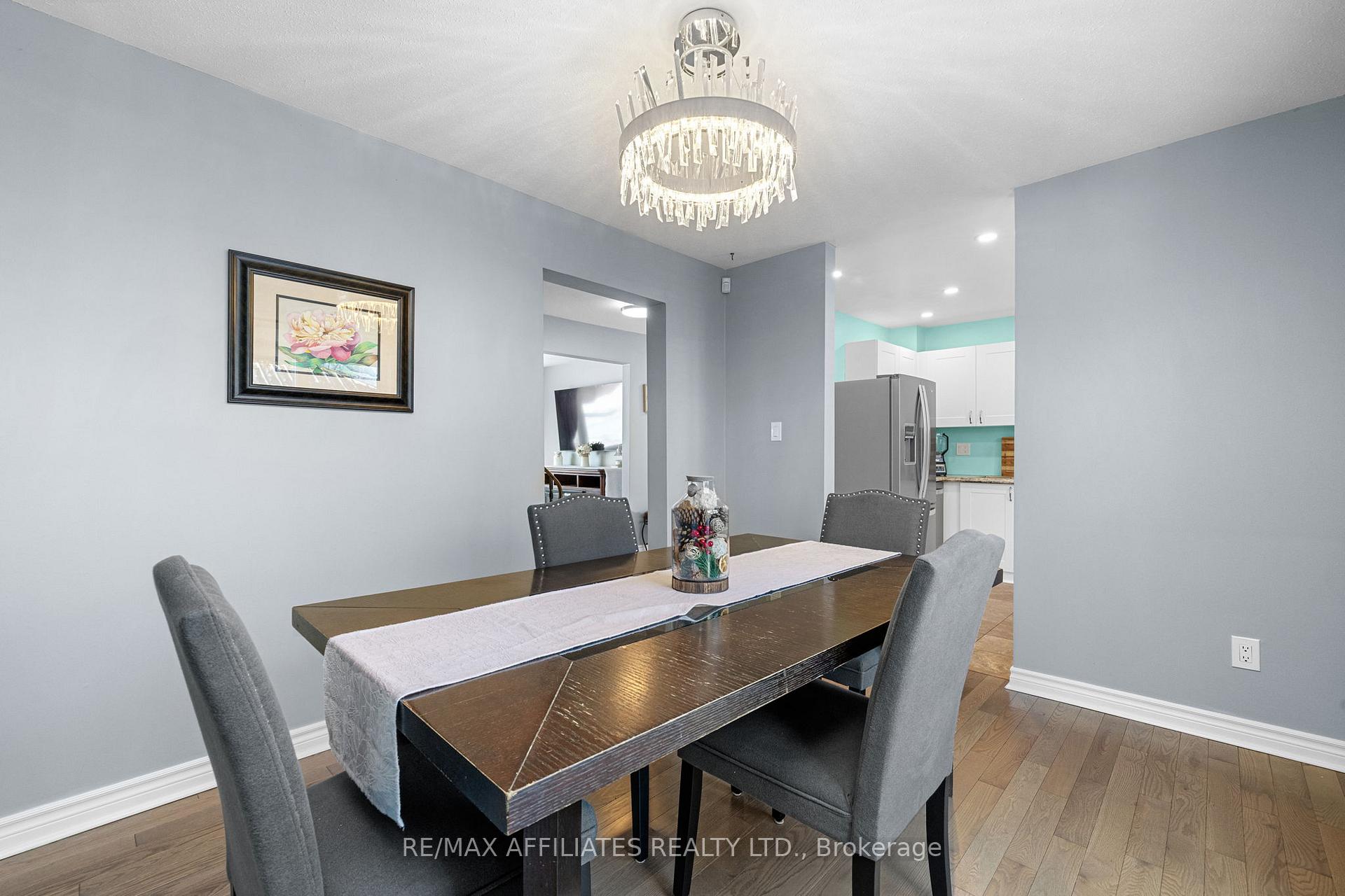 Photo 12 of 910 Borland Drive, Ottawa, Chatelaine Village — HOMEH