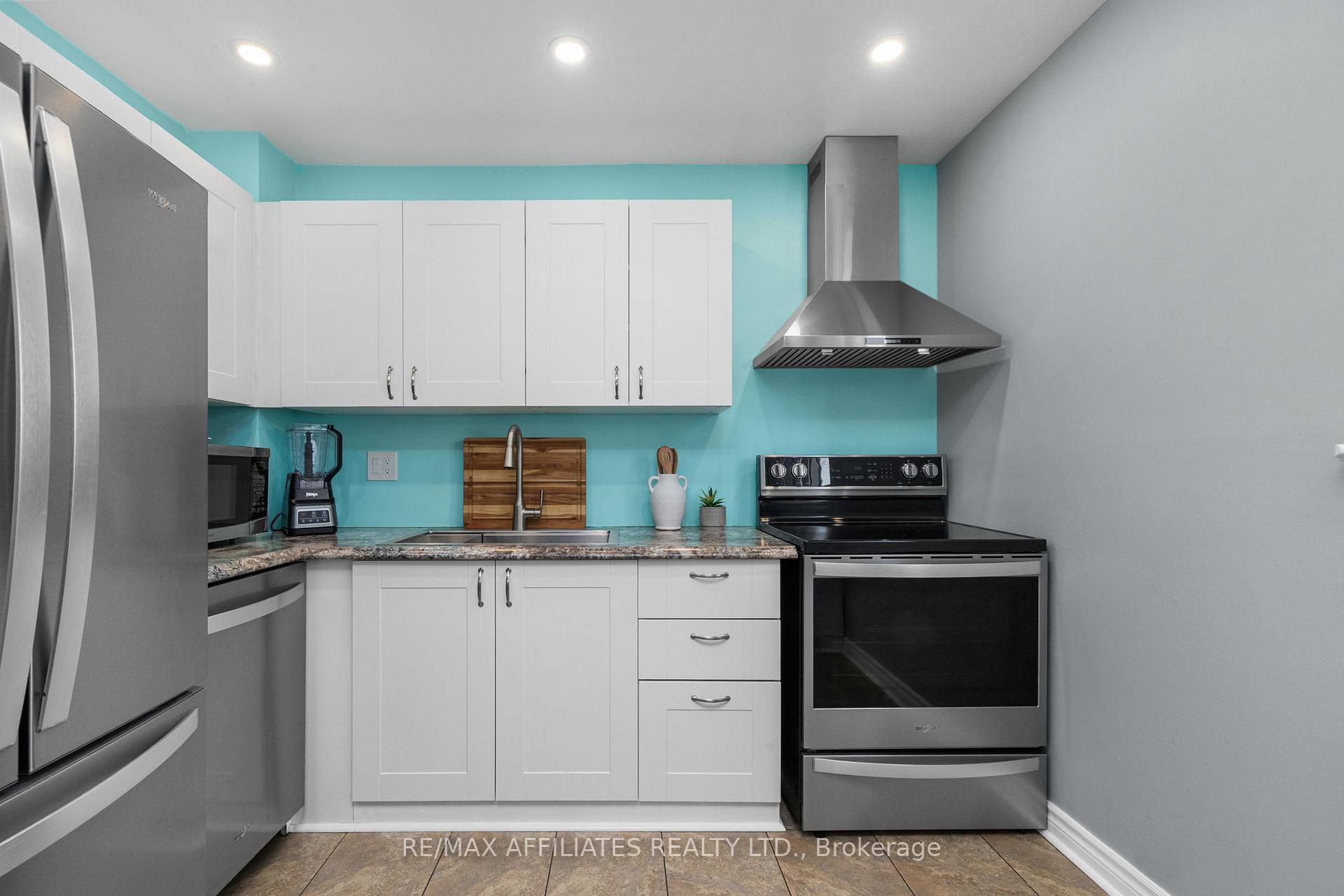 Photo 15 of 910 Borland Drive, Ottawa, Chatelaine Village — HOMEH