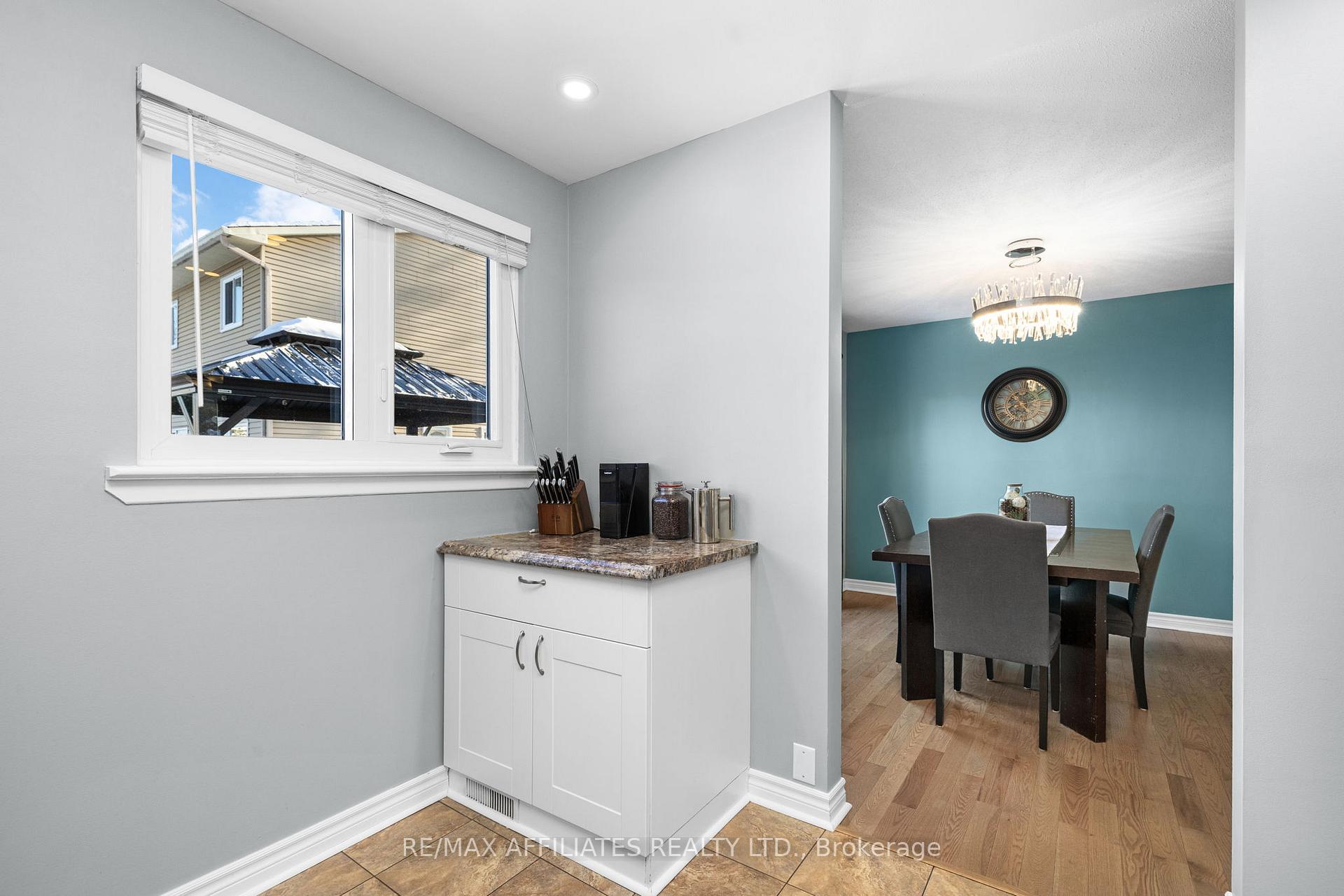 Photo 21 of 910 Borland Drive, Ottawa, Chatelaine Village — HOMEH