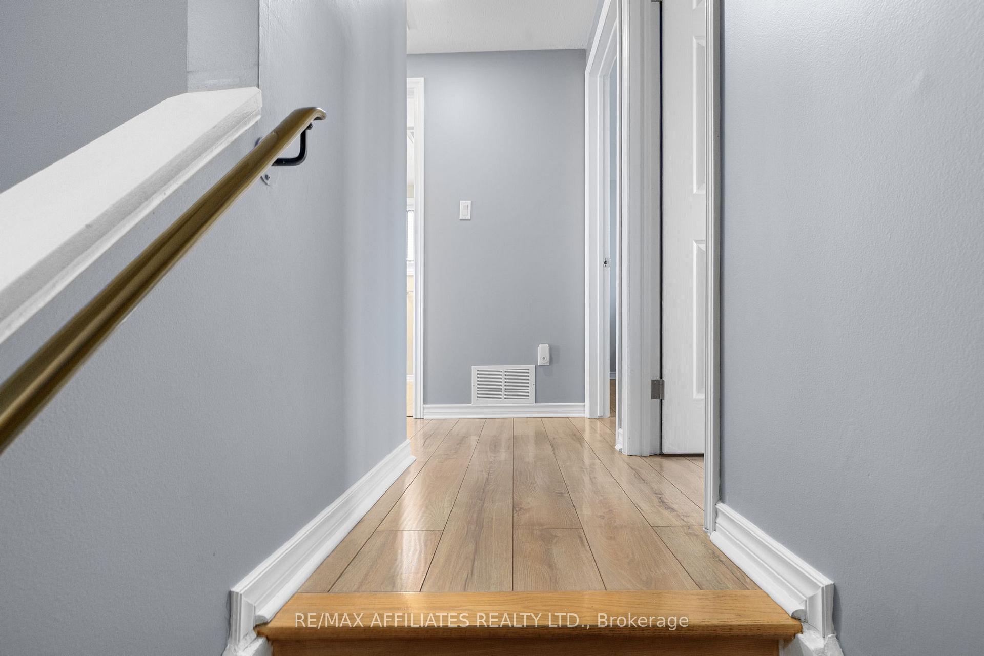 Photo 23 of 910 Borland Drive, Ottawa, Chatelaine Village — HOMEH