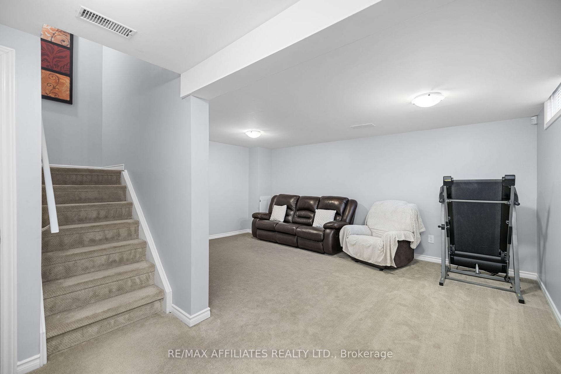Photo 36 of 910 Borland Drive, Ottawa, Chatelaine Village — HOMEH