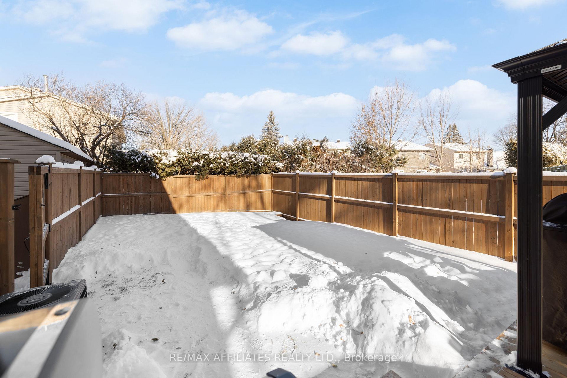 Photo 43 of 910 Borland Drive, Ottawa, Chatelaine Village — HOMEH