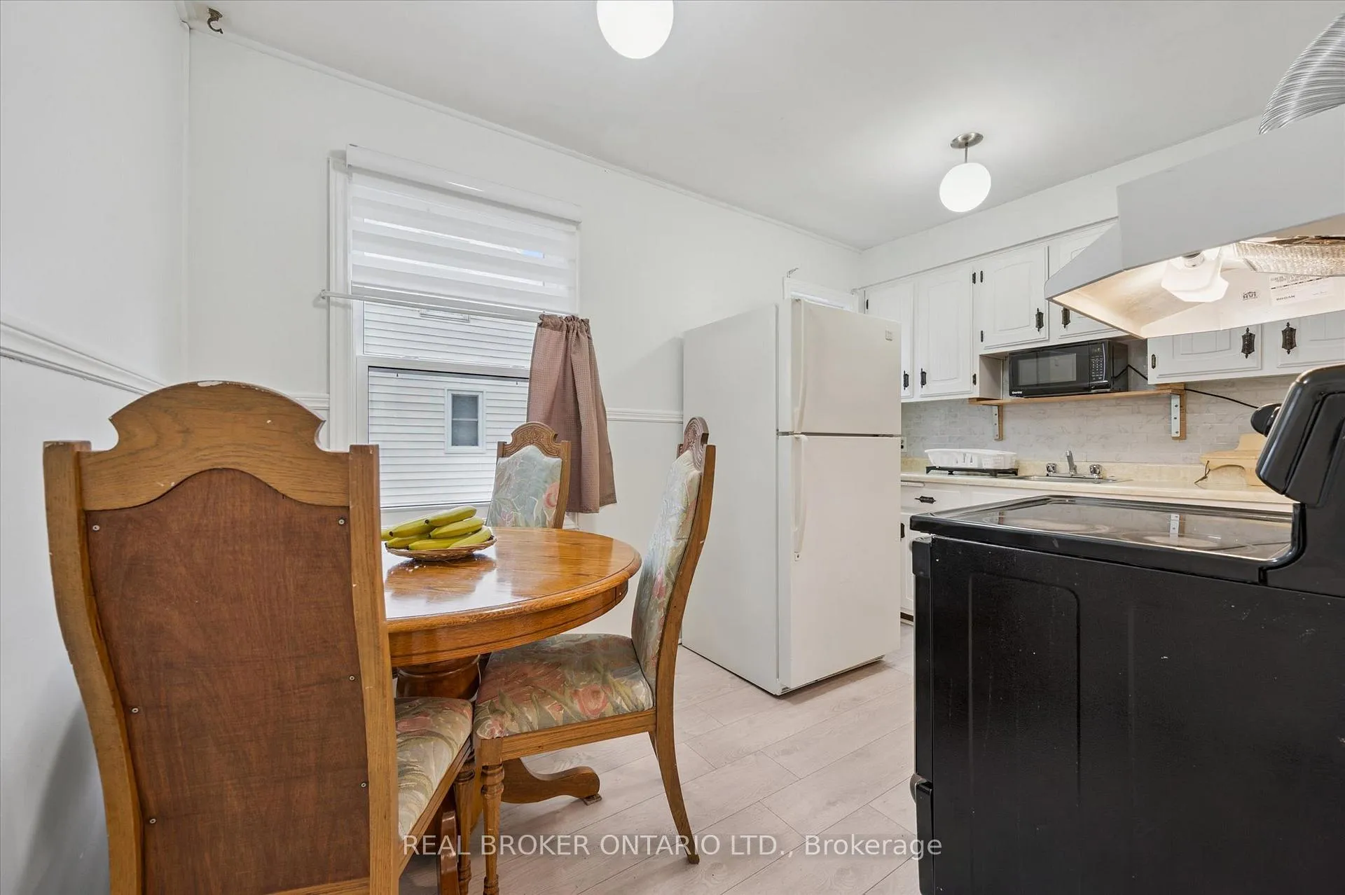 Photo 7 of 429 Clayton Street, North Perth, Listowel — HOMEH