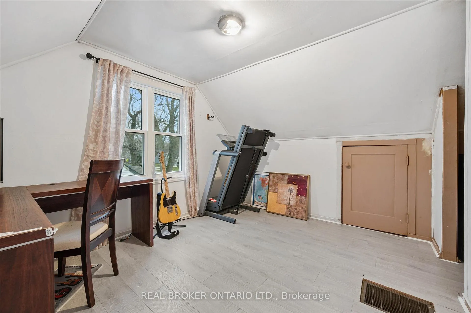 Photo 20 of 429 Clayton Street, North Perth, Listowel — HOMEH