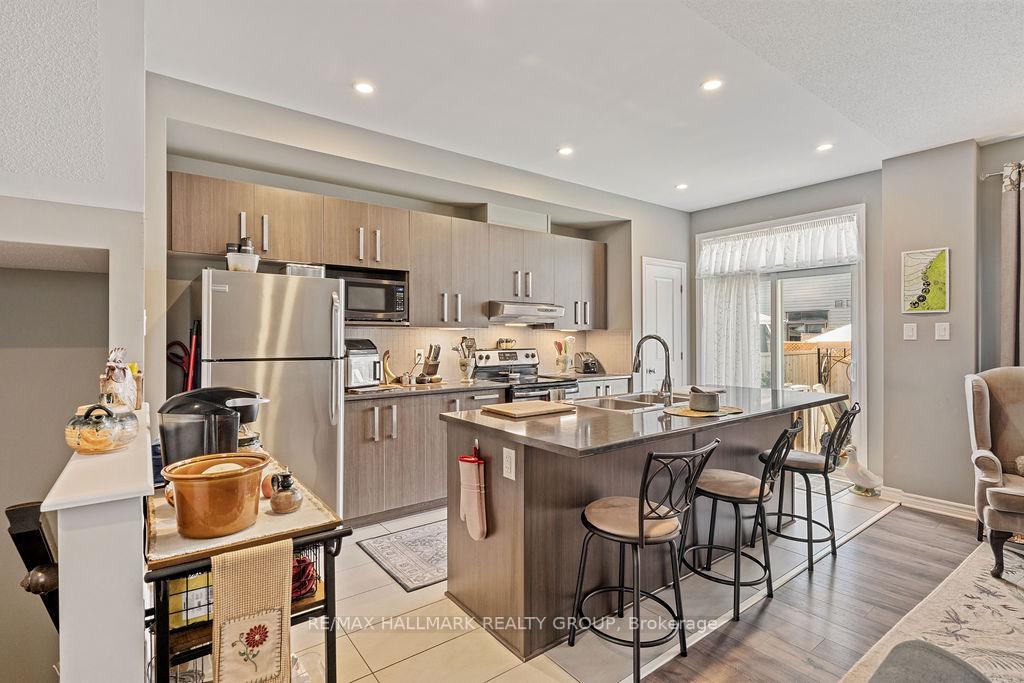 Photo 5 of 246 Yellowcress Way, Ottawa, Avalon West — HOMEH