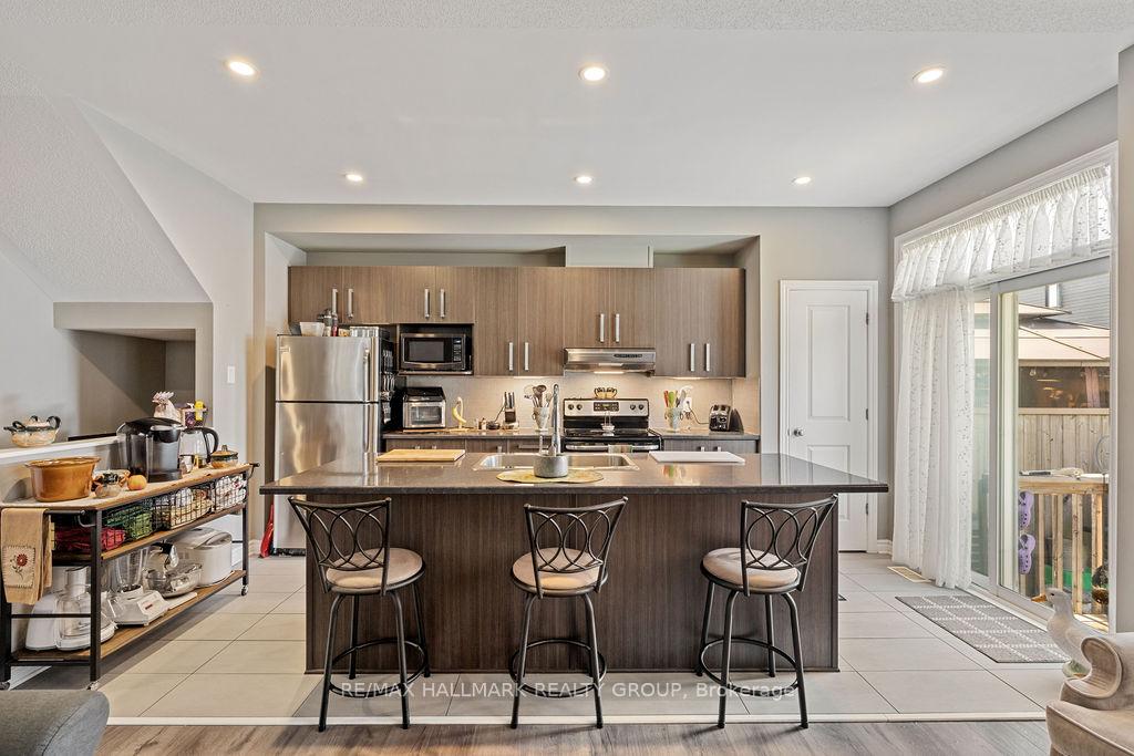 Photo 6 of 246 Yellowcress Way, Ottawa, Avalon West — HOMEH