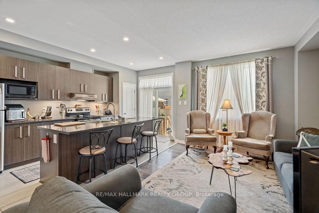 Photo 10 of 246 Yellowcress Way, Ottawa, Avalon West — HOMEH