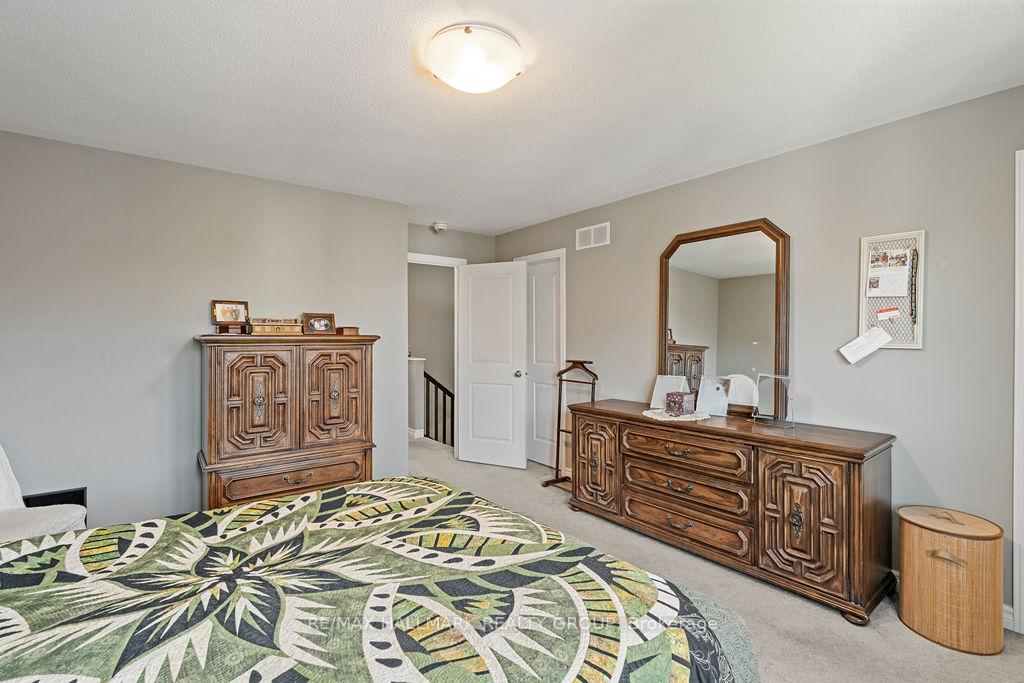 Photo 17 of 246 Yellowcress Way, Ottawa, Avalon West — HOMEH