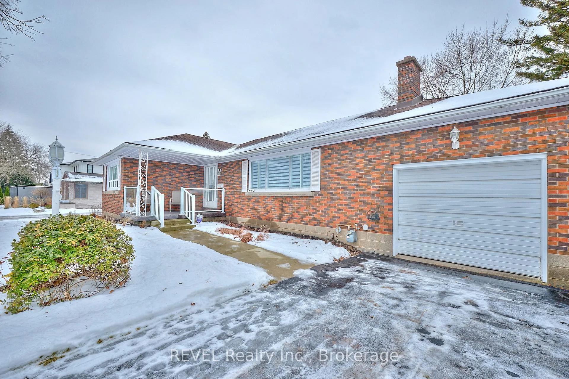 Photo 4 of 6361 Clare Crescent, Niagara Falls, Dorchester — HOMEH