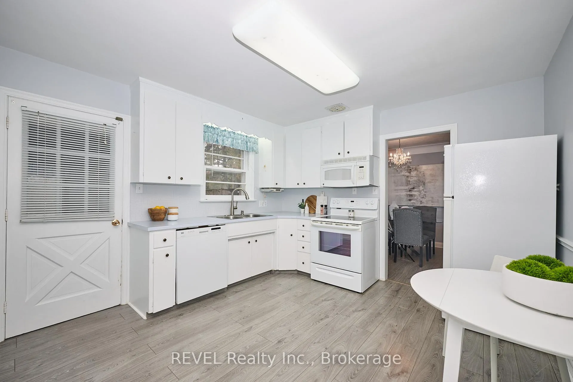 Photo 13 of 6361 Clare Crescent, Niagara Falls, Dorchester — HOMEH
