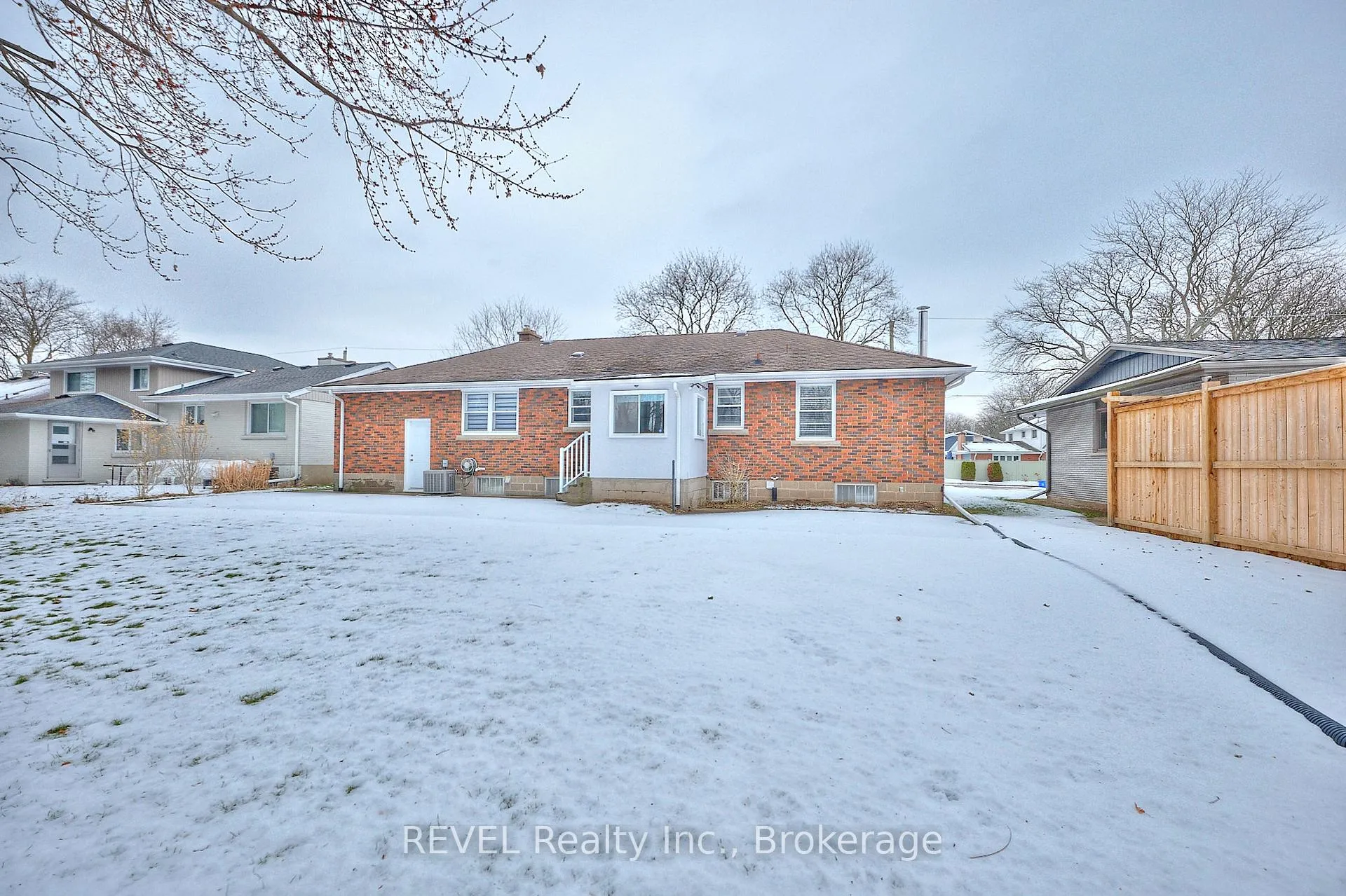 Photo 27 of 6361 Clare Crescent, Niagara Falls, Dorchester — HOMEH