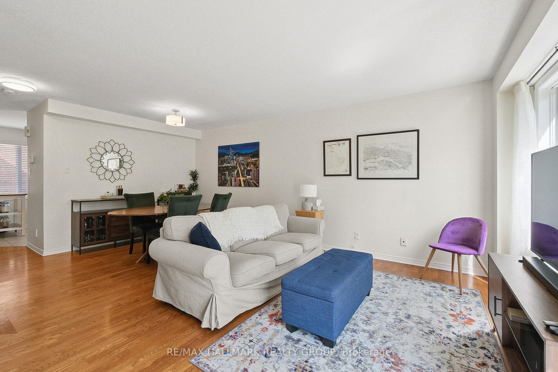 Photo 10 of 9 Radstock Private, Ottawa, Ottawa Centre — HOMEH