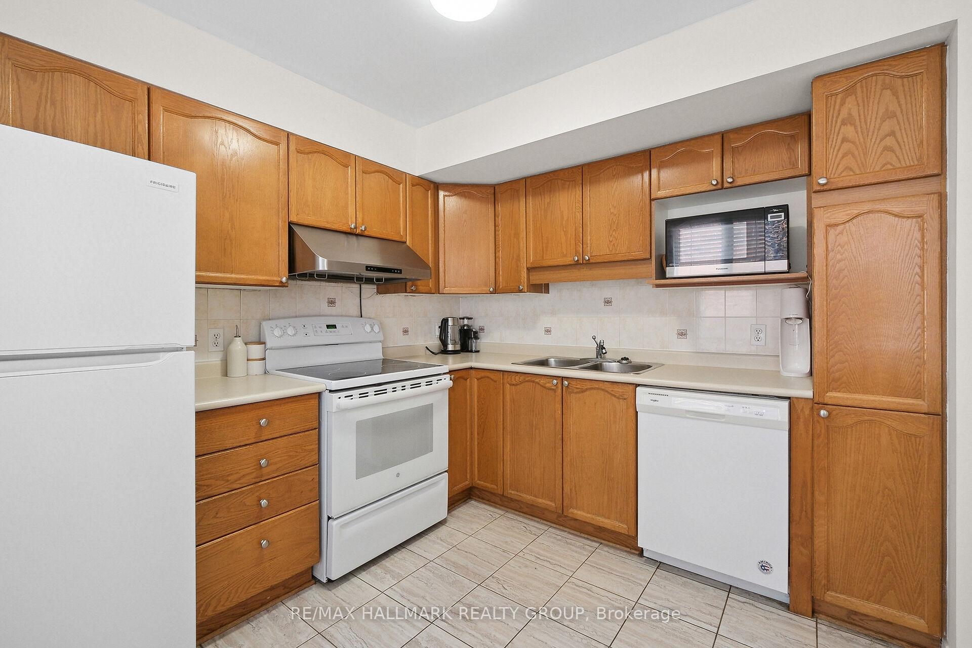 Photo 15 of 9 Radstock Private, Ottawa, Ottawa Centre — HOMEH