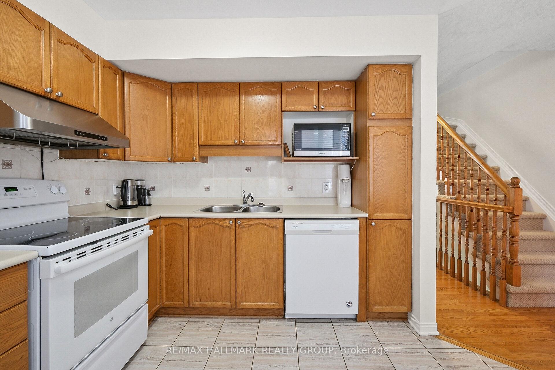 Photo 16 of 9 Radstock Private, Ottawa, Ottawa Centre — HOMEH